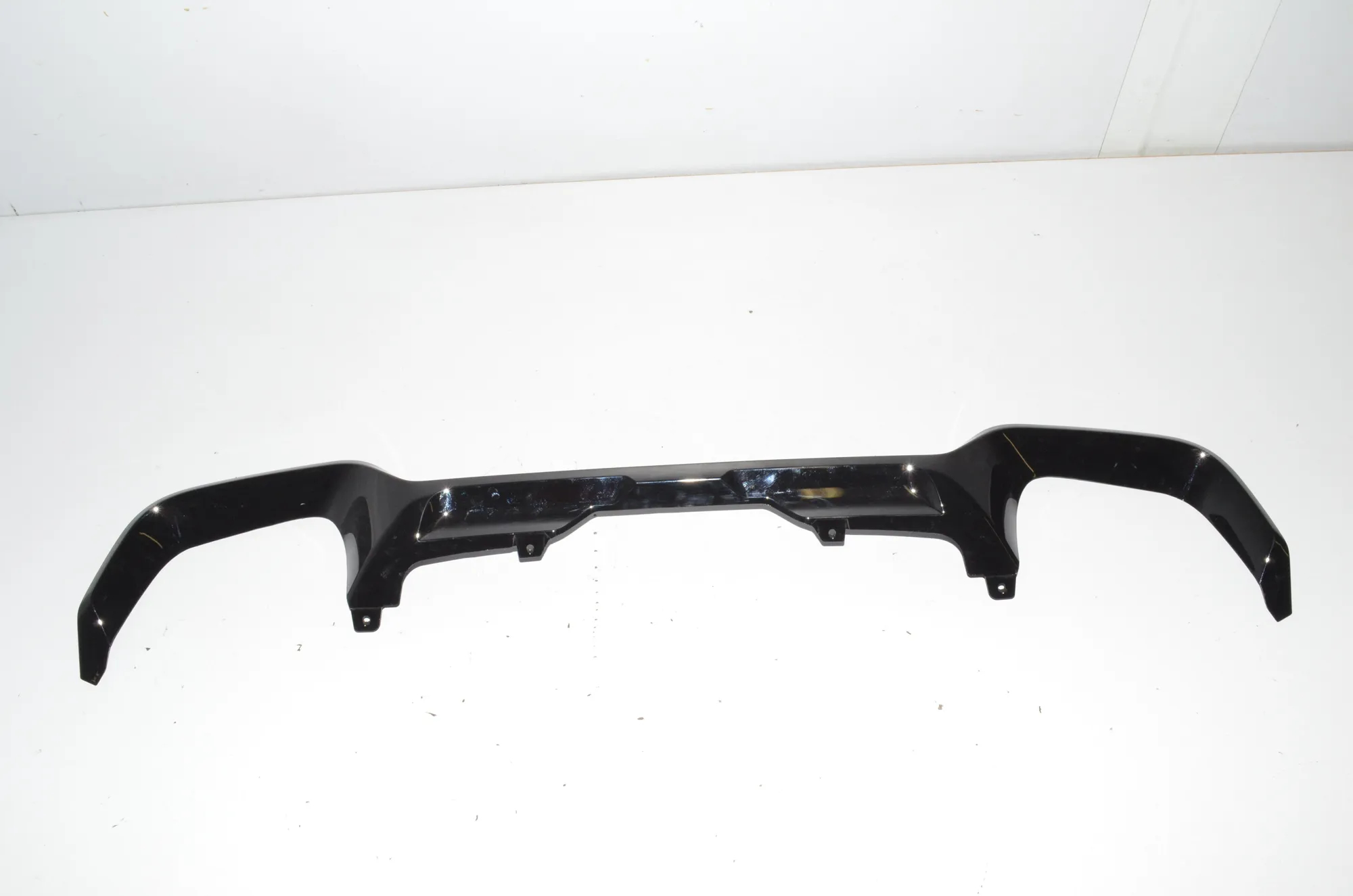 Rear Bumper Lower Diffuser – OEM BFBGX3MRD002 · BMW 5 (G30) BMW 5 (G30) 530 i 2018