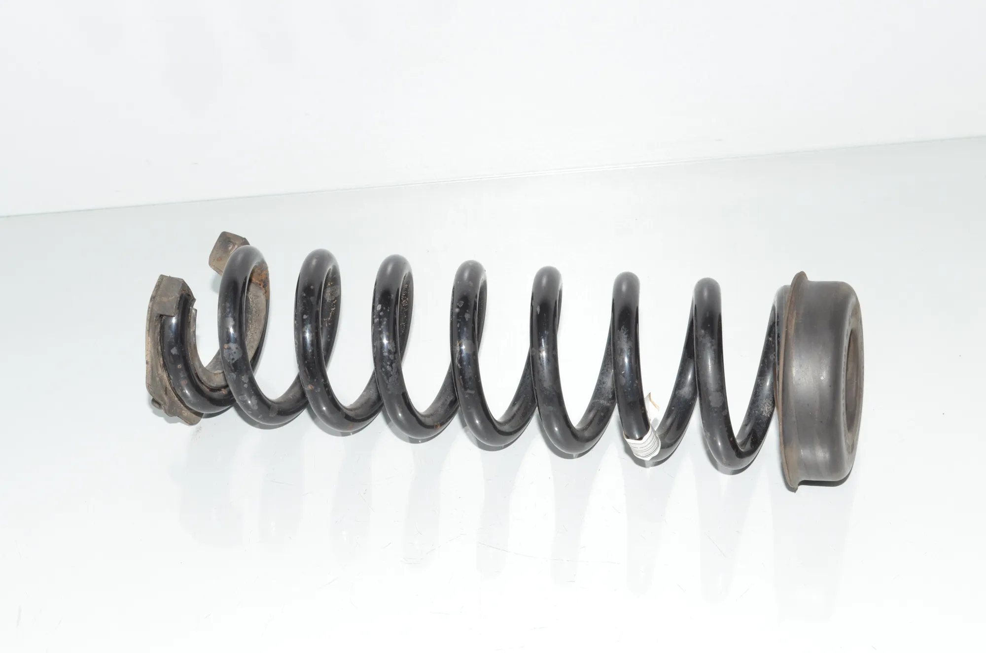 Rear Right Coil Spring – OEM 6851727 · BMW 3 (F30, F80) 328 i xDrive 2012 – 3