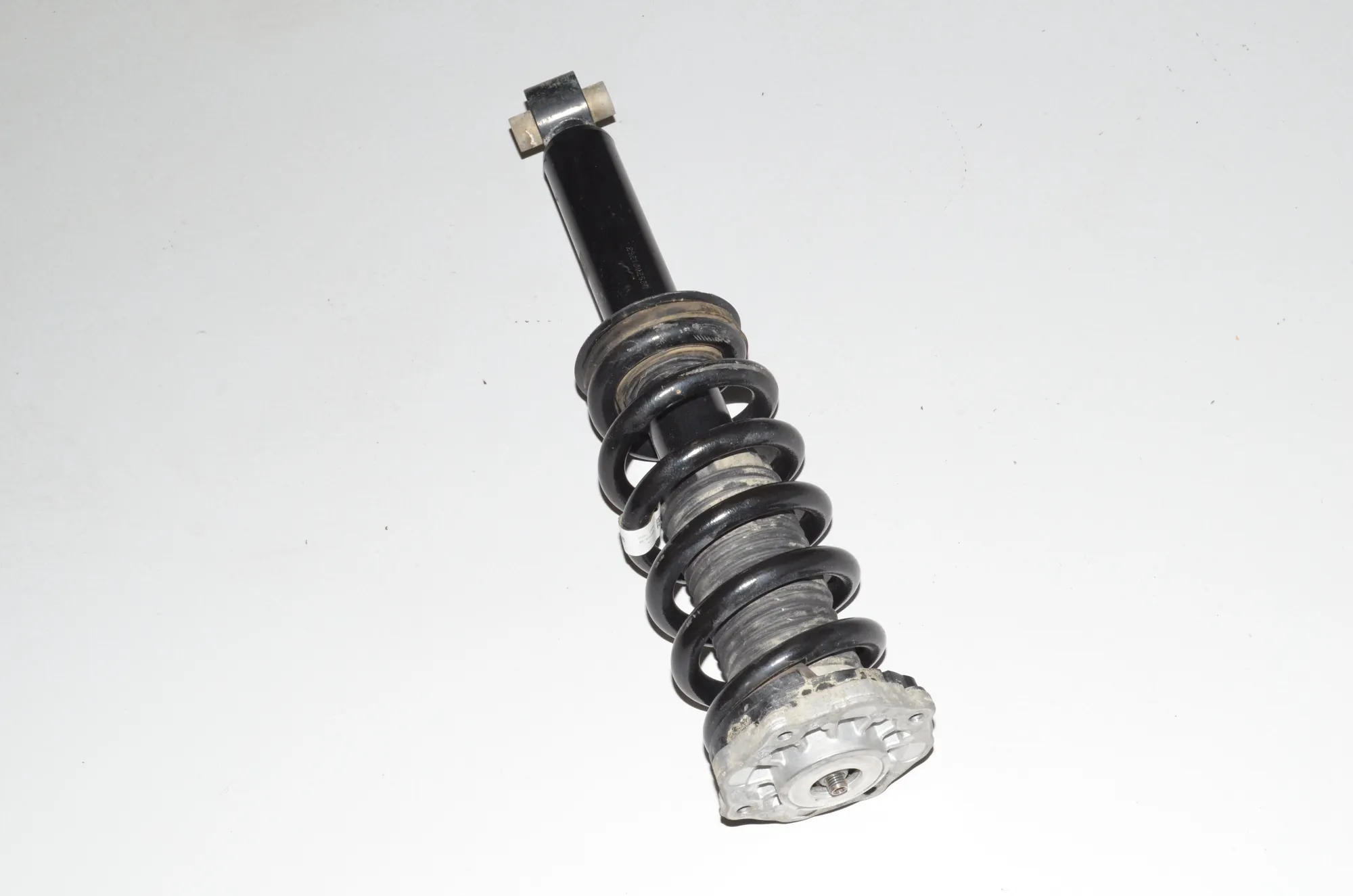Rear Left Shock Absorber – OEM 6891987 · BMW iX (I20) BMW iX (I20) xDrive 40 2021 – 3