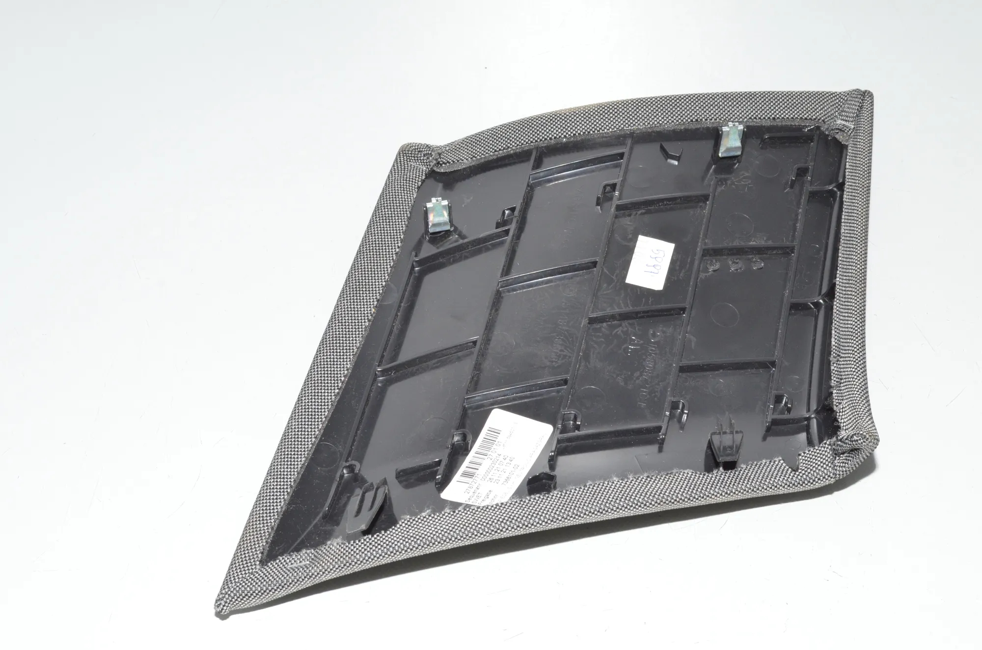 Rear Left Pillar Trim – OEM 7366101 · BMW i3 (I01) BMW i3 (I01) Electric 2021 – 3