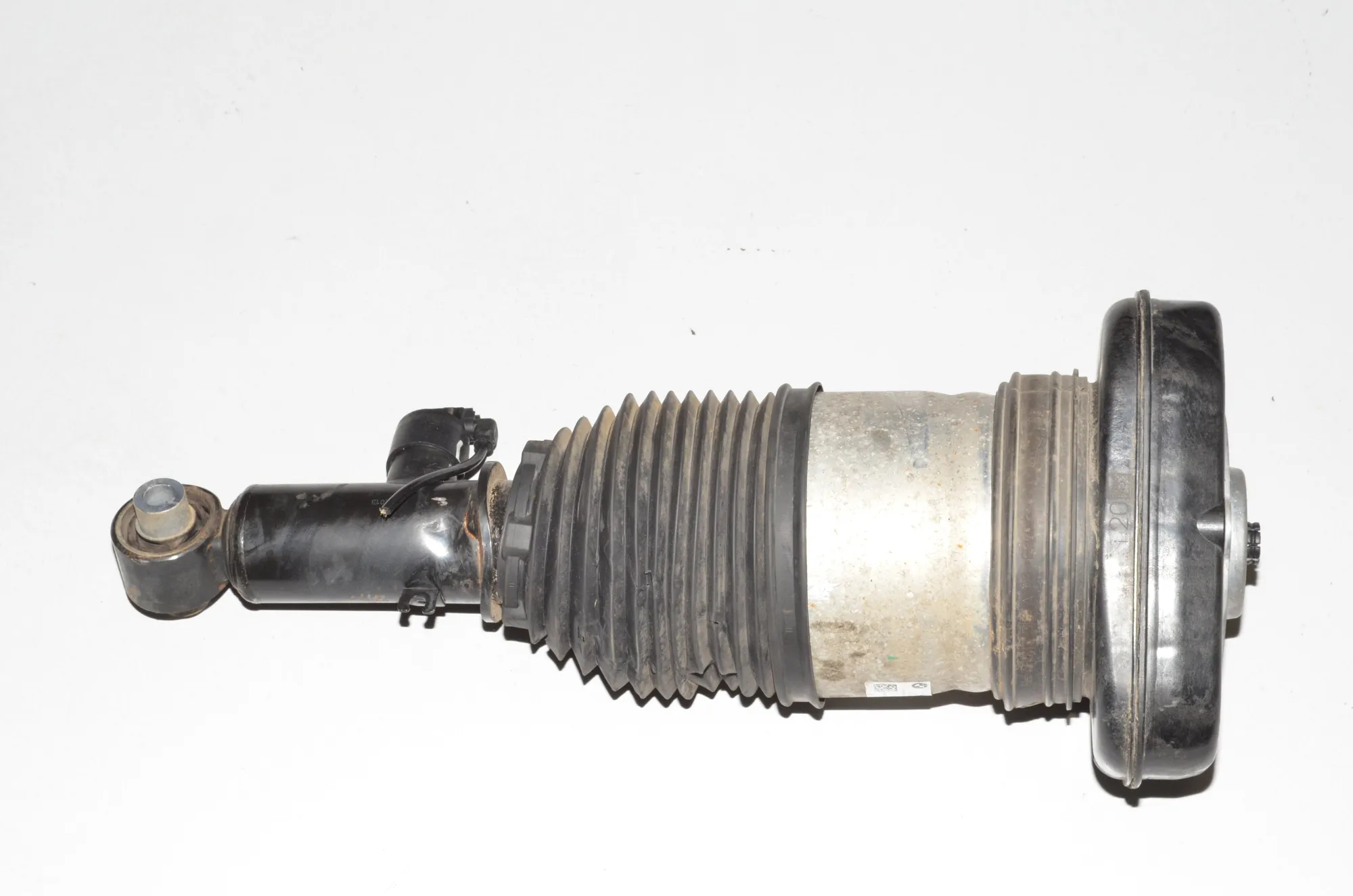 Rear Left Air Shock Absorber – OEM 6890329 · BMW iX (I20) BMW iX (I20) xDrive 40 2021 – 3
