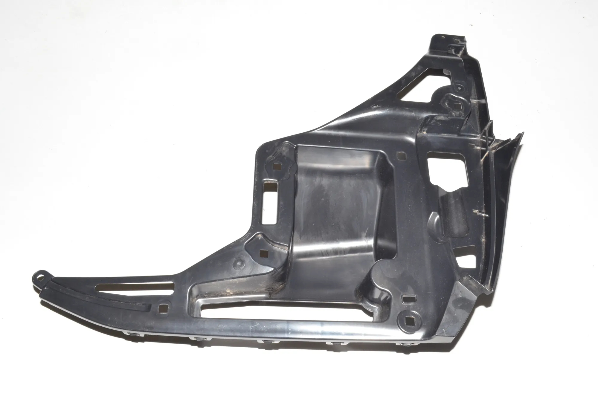 Rear Left Bumper Bracket – OEM 7296753 · BMW i3 (I01) BMW i3 (I01) Electric 2019 – 2