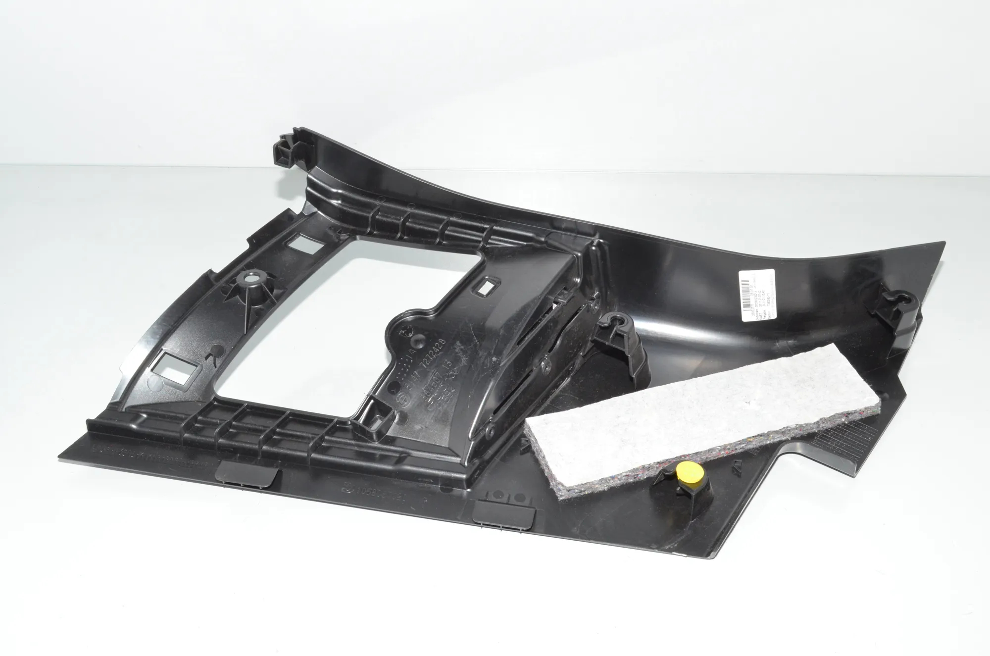 Right Side Pillar Trim – OEM 7362582 · BMW i3 (I01) BMW i3 (I01) Electric 2019 – 3