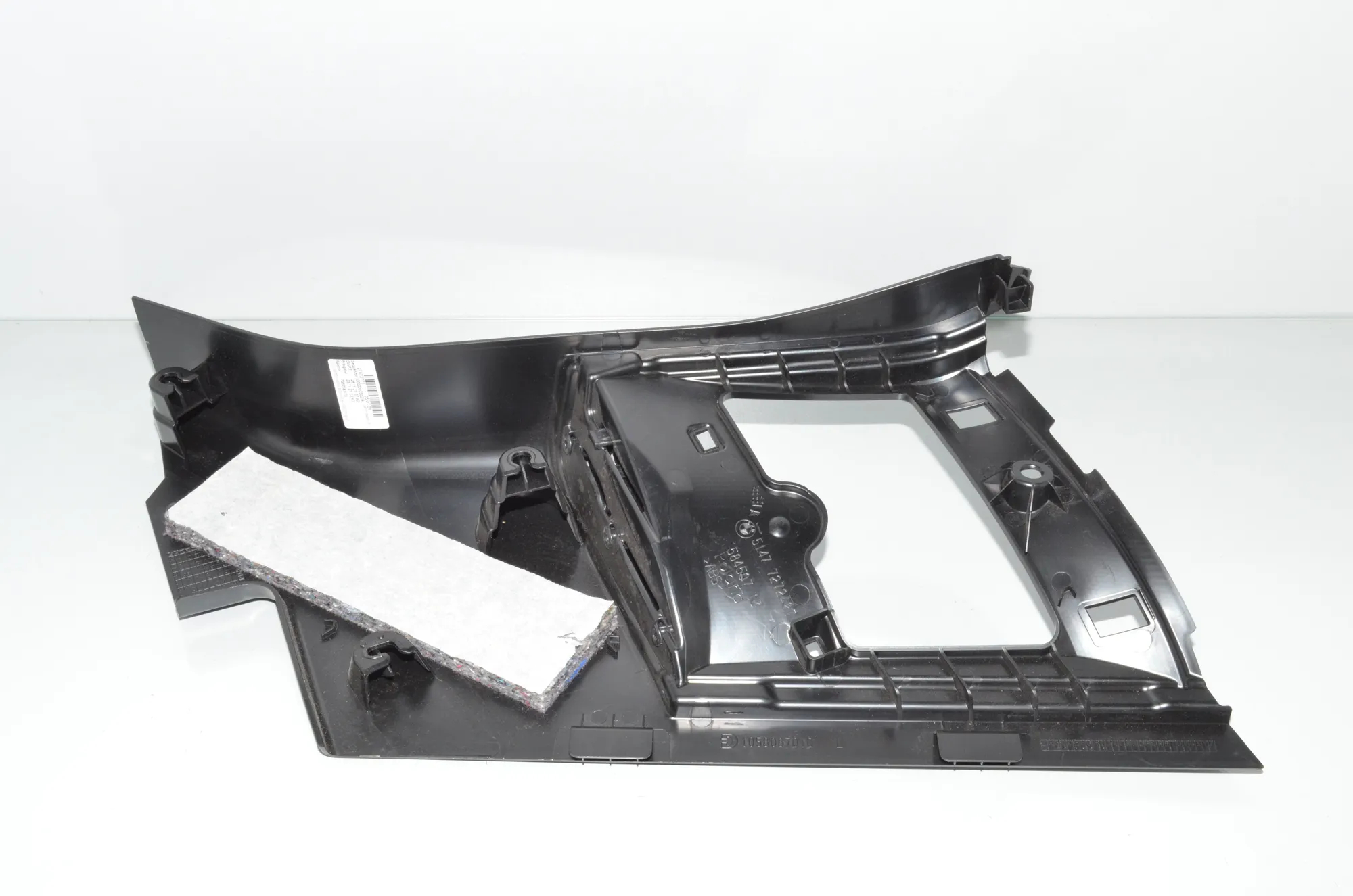 Rear Left Pillar Trim – OEM 7362581 · BMW i3 (I01) BMW i3 (I01) Electric 2019 – 4