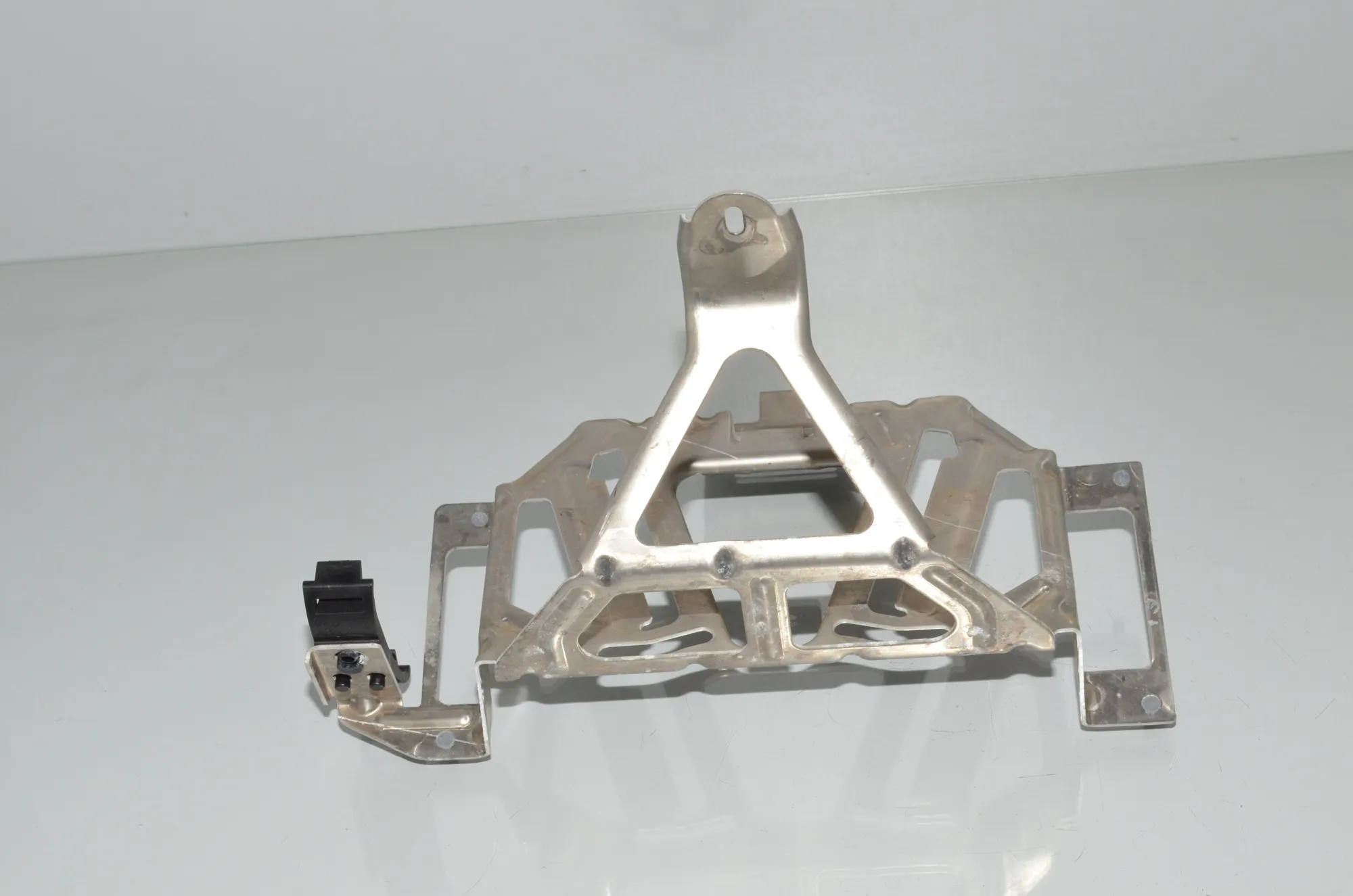 Bracket – OEM 9251524 · BMW i3 (I01) BMW i3 (I01) Electric 2019 – 2
