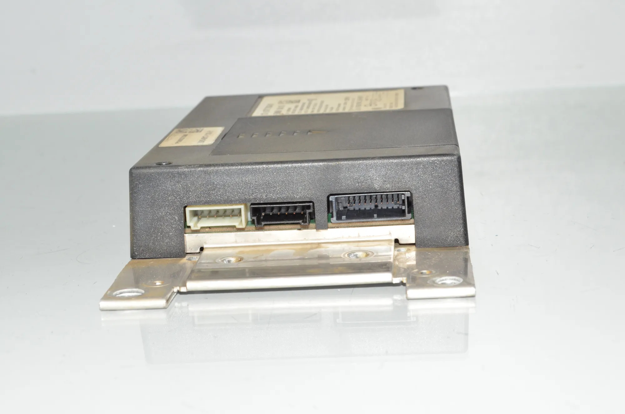 Bluetooth Control Unit – OEM 9876788 · BMW i3 (I01) BMW i3 (I01) Electric 2019 – 4