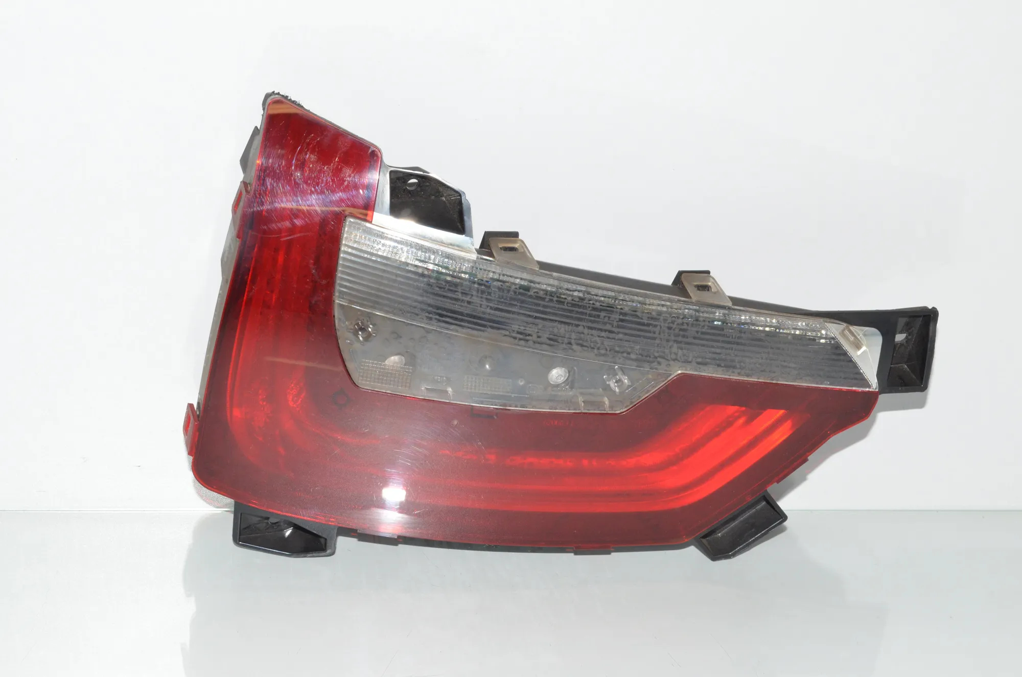Left Side Tailgate Tail Light – OEM 7389605 · BMW i3 (I01) BMW i3 (I01) Electric 2019