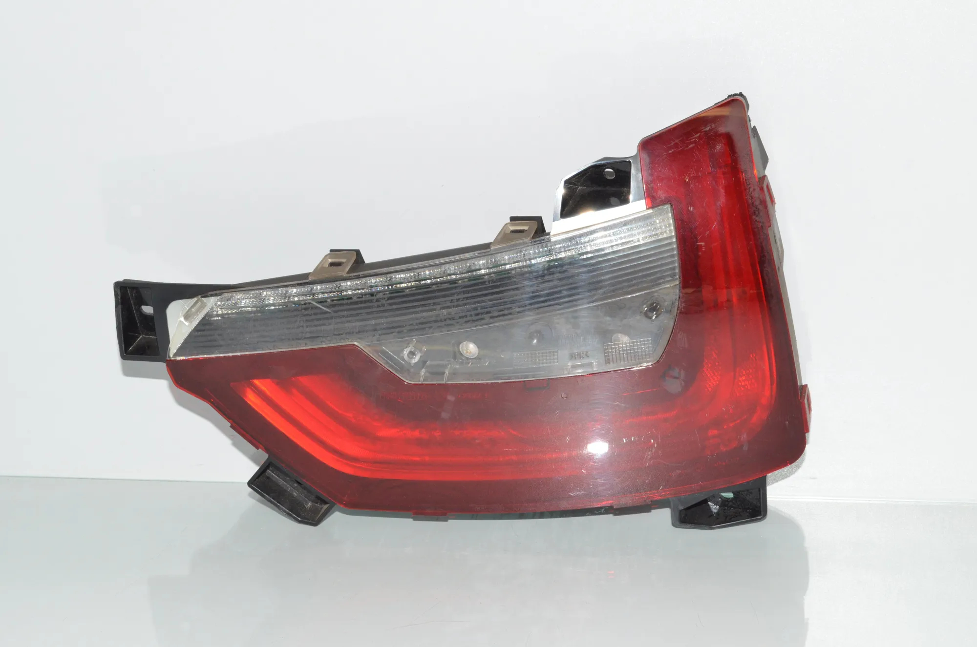 Right Side Tailgate Tail Light – OEM 7389606 · BMW i3 (I01) BMW i3 (I01) Electric 2019