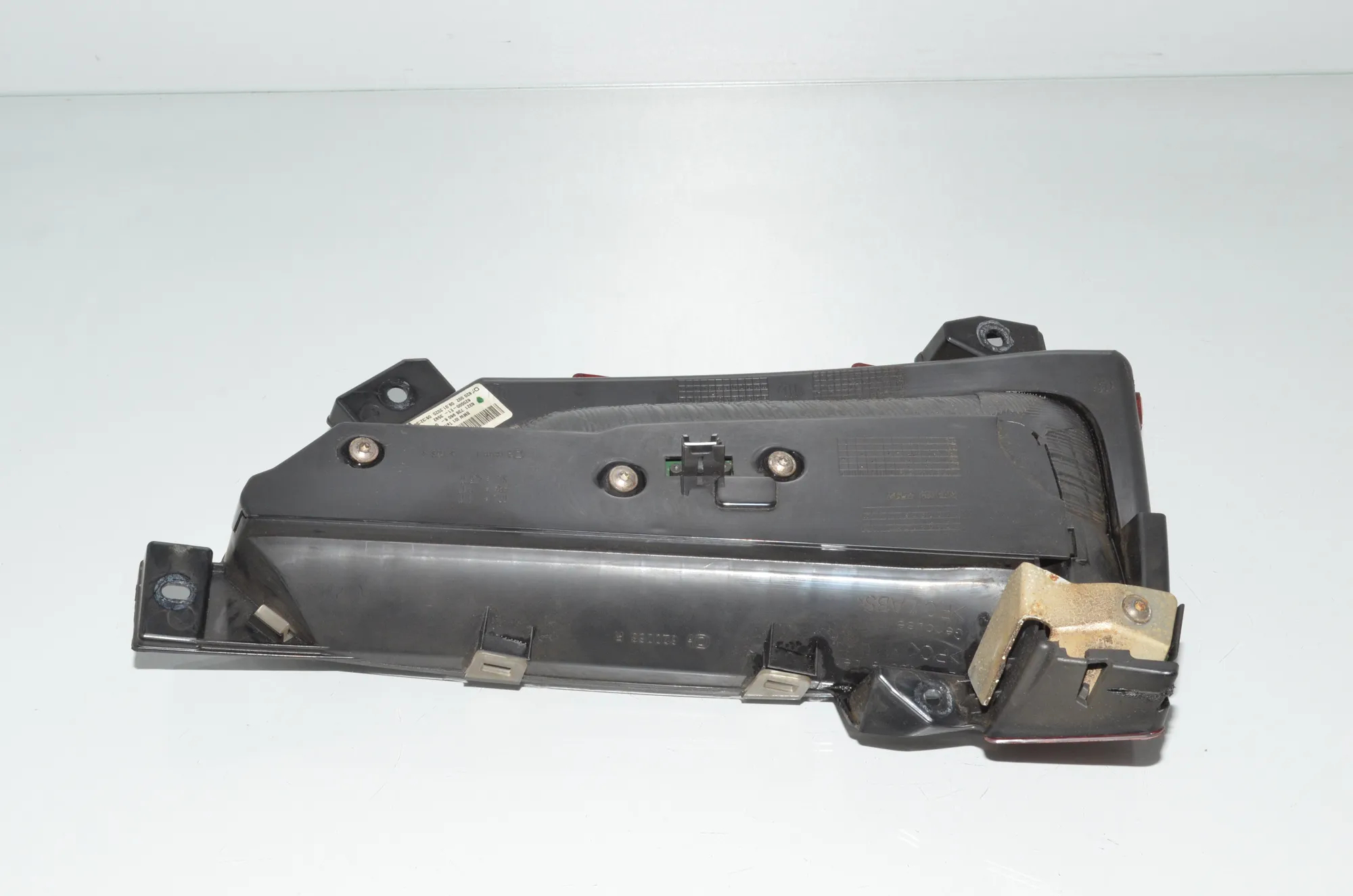 Right Side Tailgate Tail Light – OEM 7389606 · BMW i3 (I01) BMW i3 (I01) Electric 2019 – 4