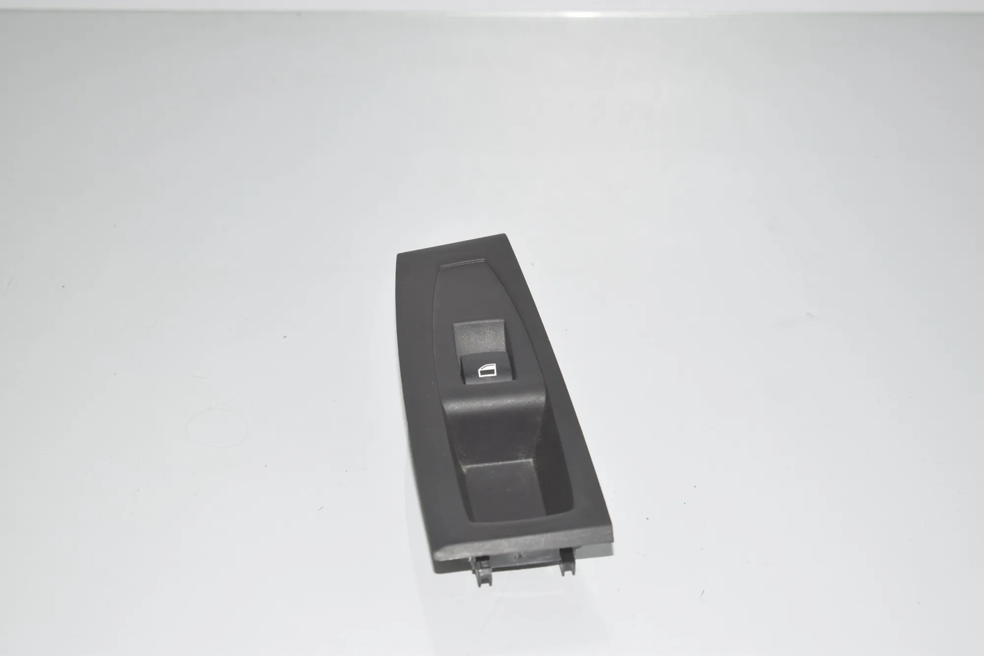 Front Right Door Window Switch – OEM 9208107 · BMW 2 Active Tourer (F45) 218 d 2016 – 4