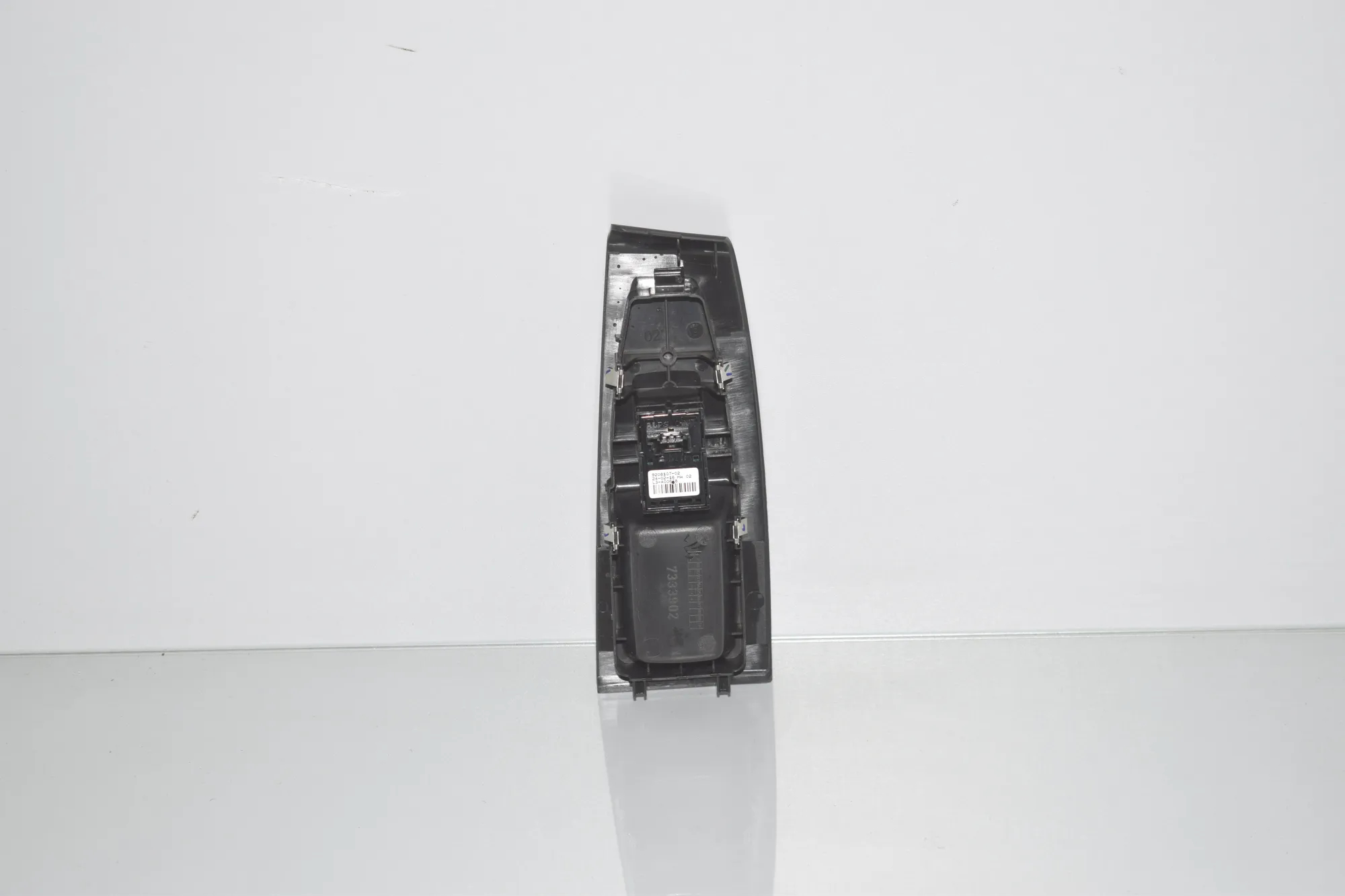 Front Right Door Window Switch – OEM 9208107 · BMW 2 Active Tourer (F45) 218 d 2016 – 2