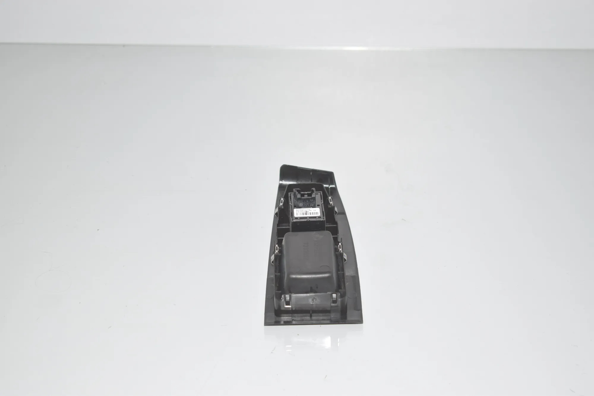 Front Right Door Window Switch – OEM 9208107 · BMW 2 Active Tourer (F45) 218 d 2016 – 3