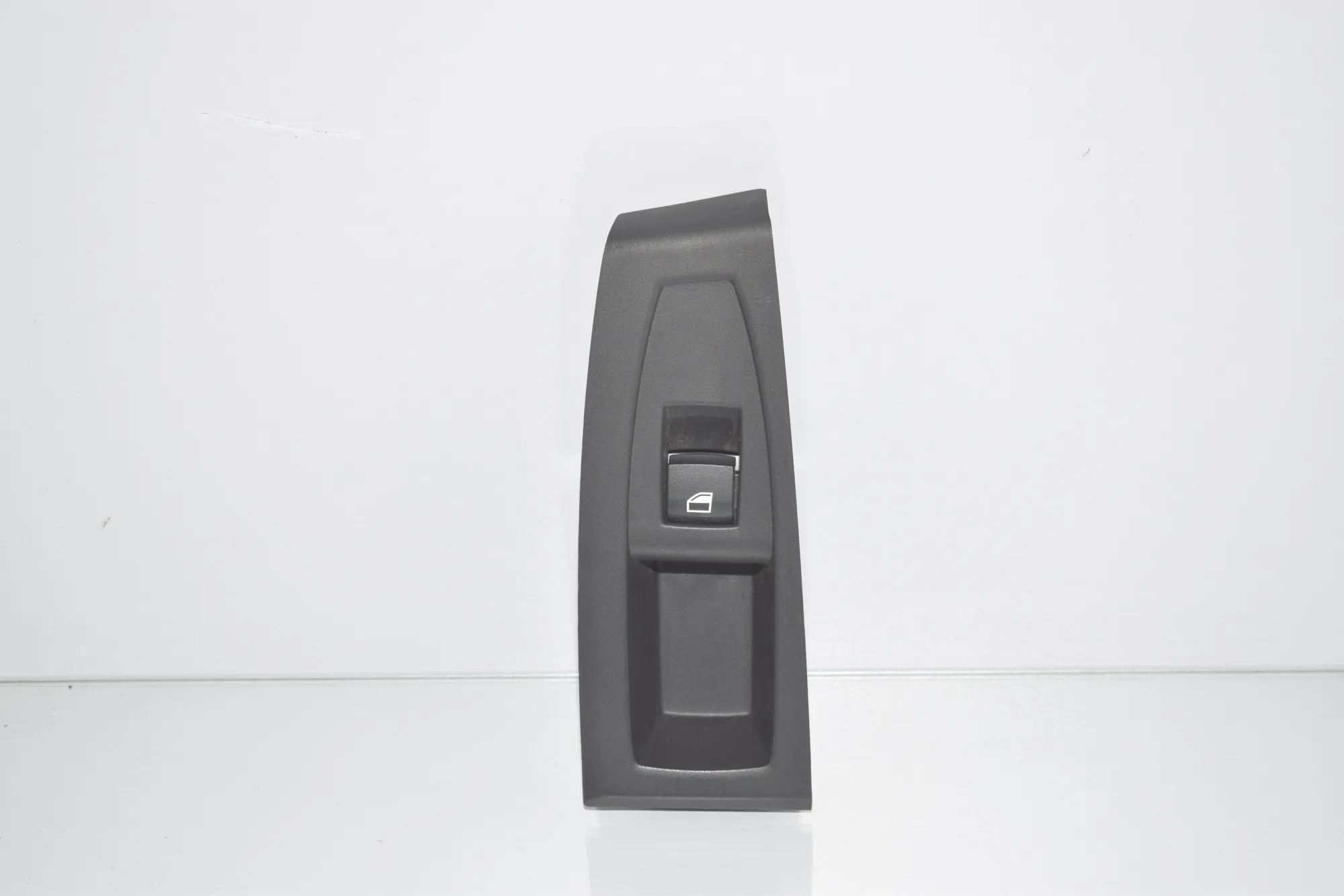 Front Right Door Window Switch – OEM 9208107 · BMW 2 Active Tourer (F45) 218 d 2016