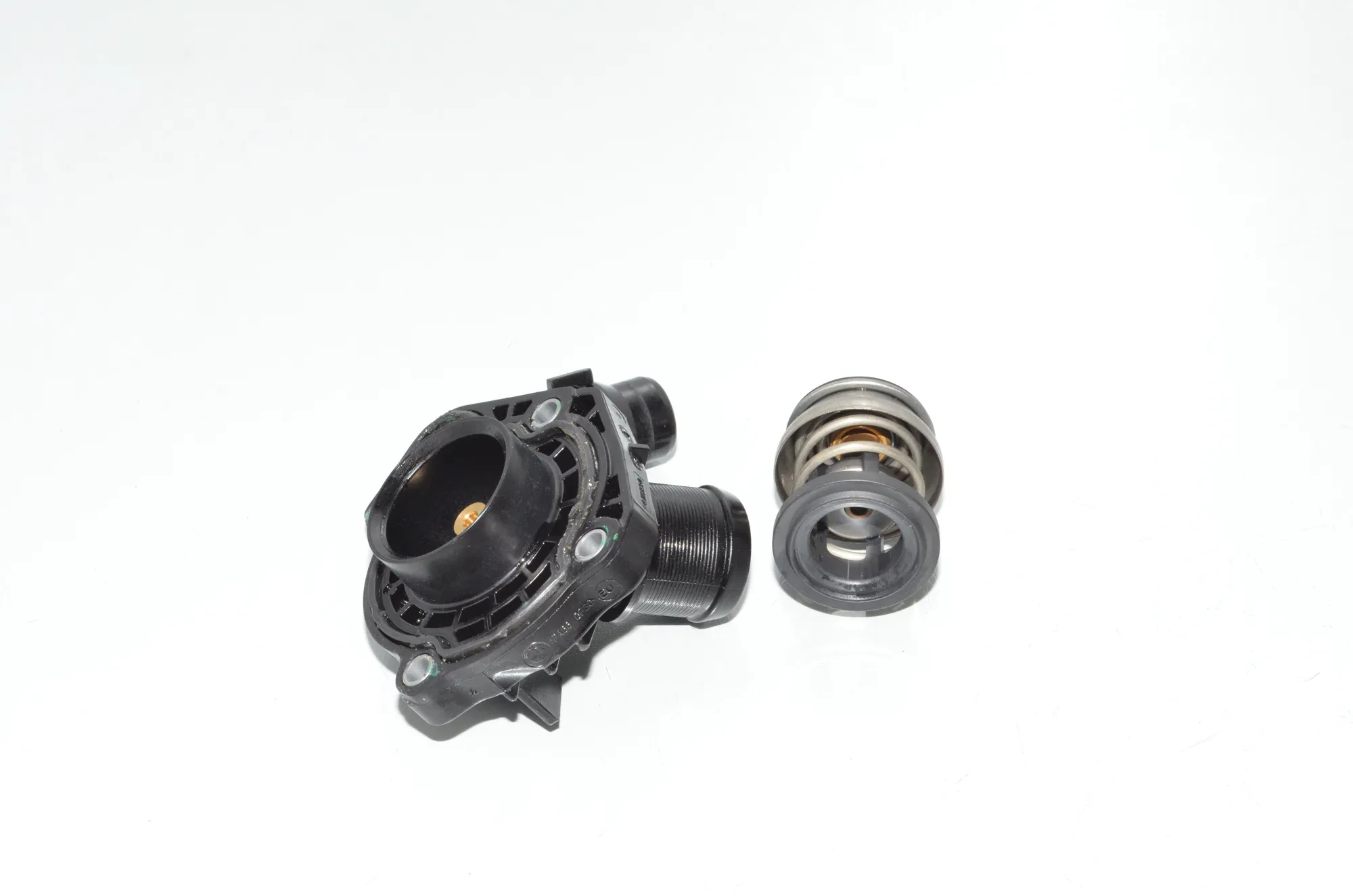 Thermostat – OEM 8577894 · BMW 2 Active Tourer (F45) 218 d 2016 – 3