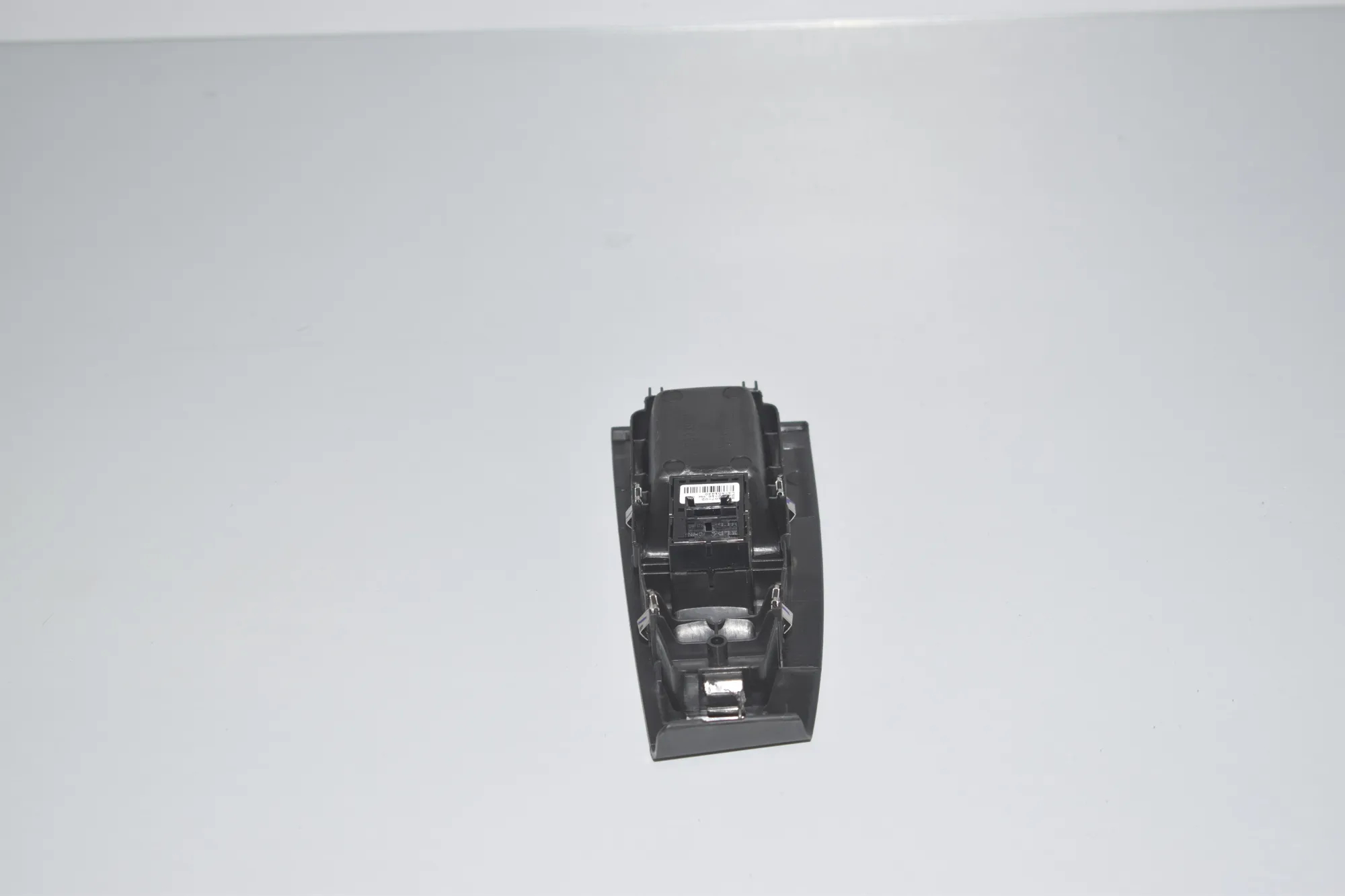 Rear Left Door Window Switch – OEM 9208107 · BMW 2 Active Tourer (F45) 218 d 2016 – 4
