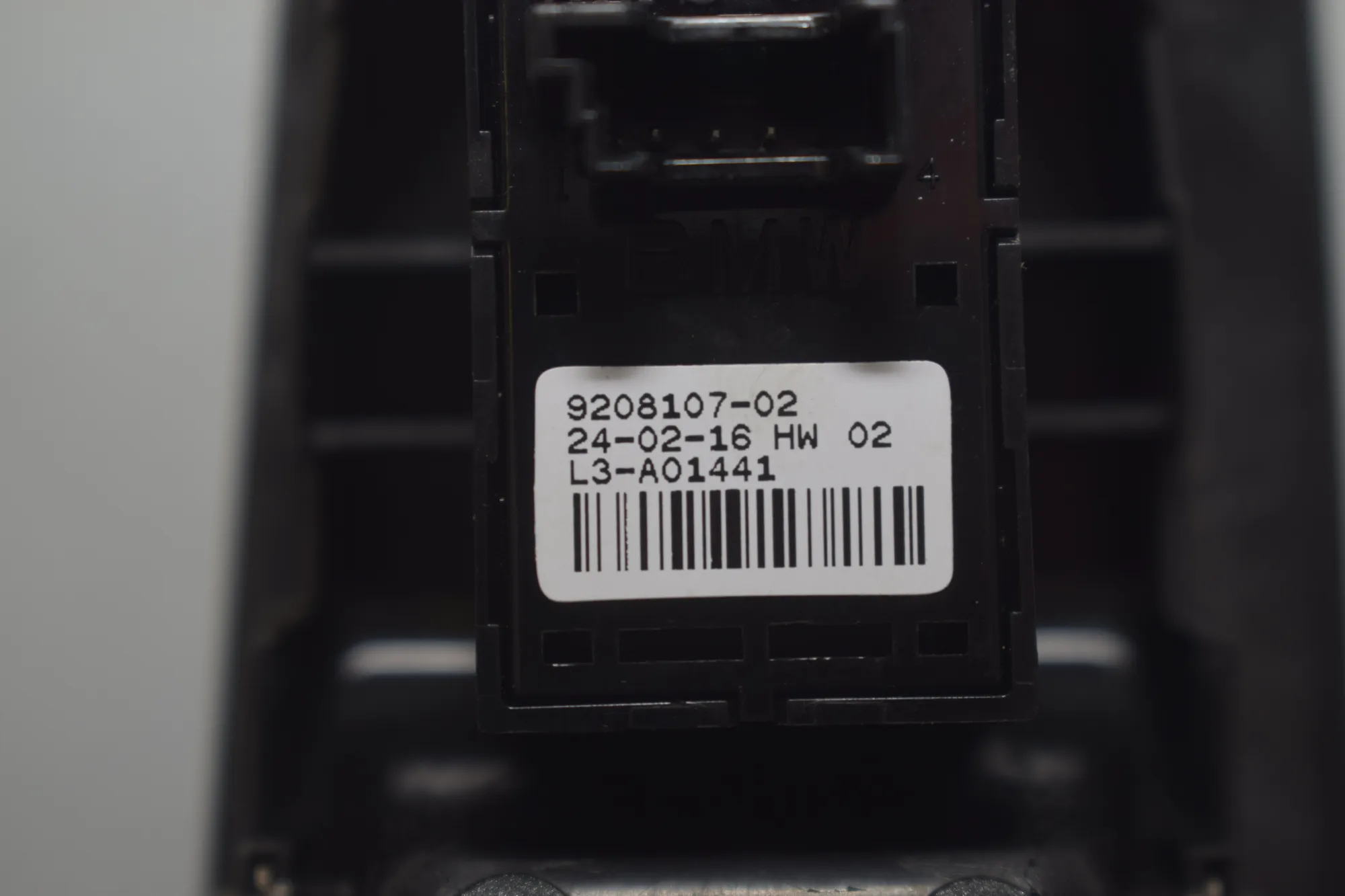 Rear Right Door Window Switch – OEM 9208107 · BMW 2 Active Tourer (F45) 218 d 2016 – 6