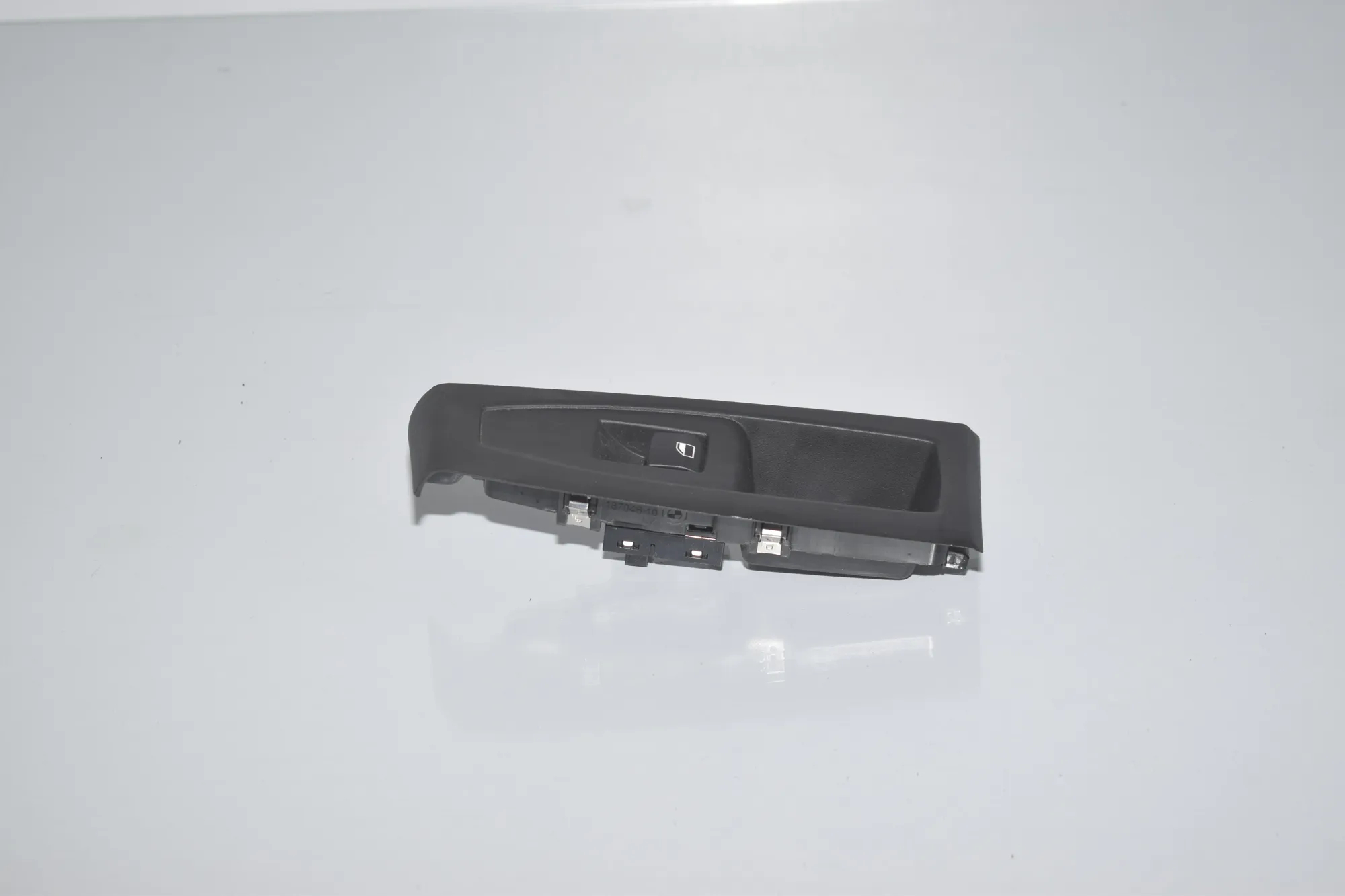 Rear Right Door Window Switch – OEM 9208107 · BMW 2 Active Tourer (F45) 218 d 2016 – 3