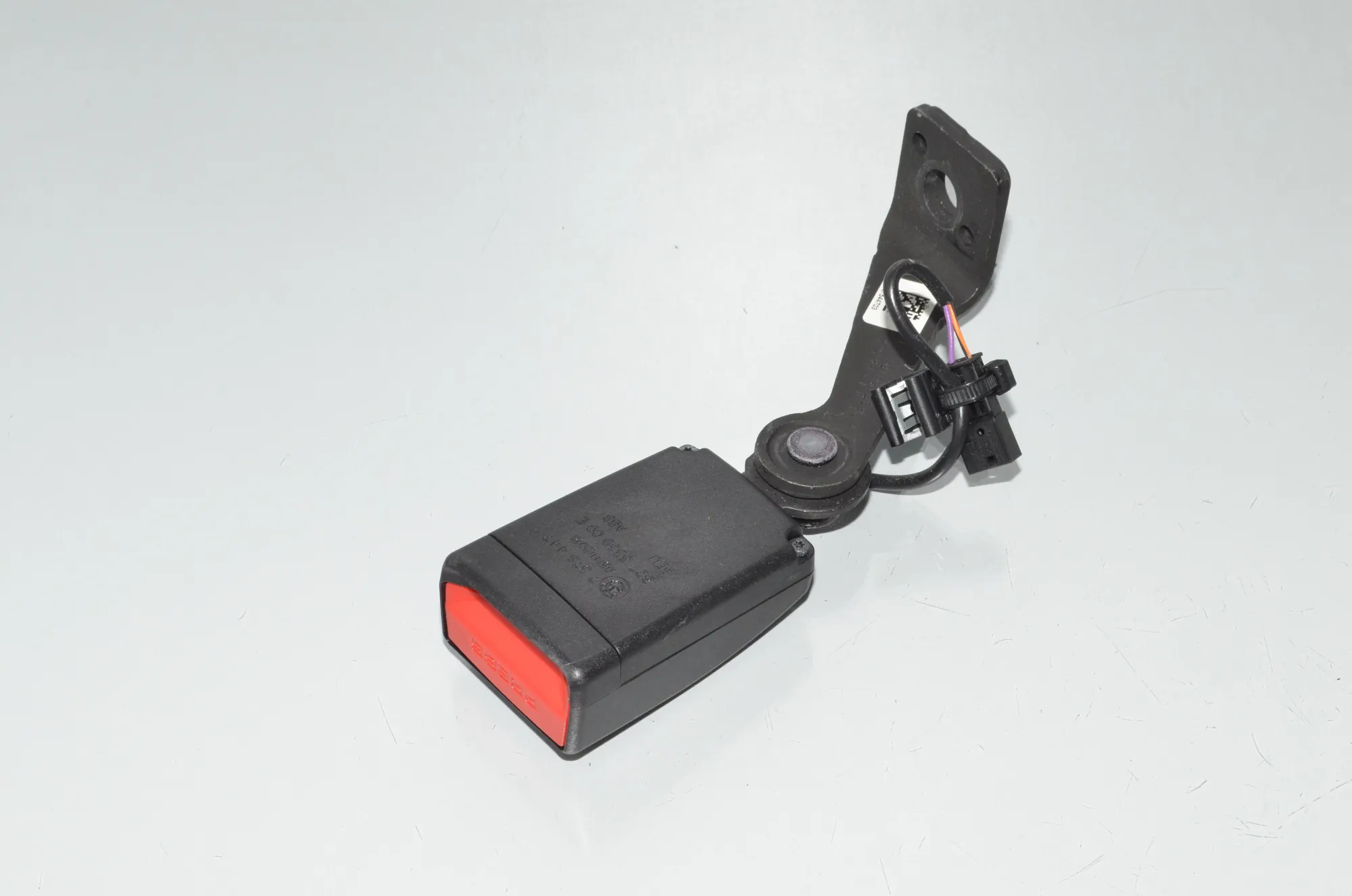 Rear Left Seat Buckle – OEM 7375447 · BMW 3 Touring (F31) 318 d 2016 – 4