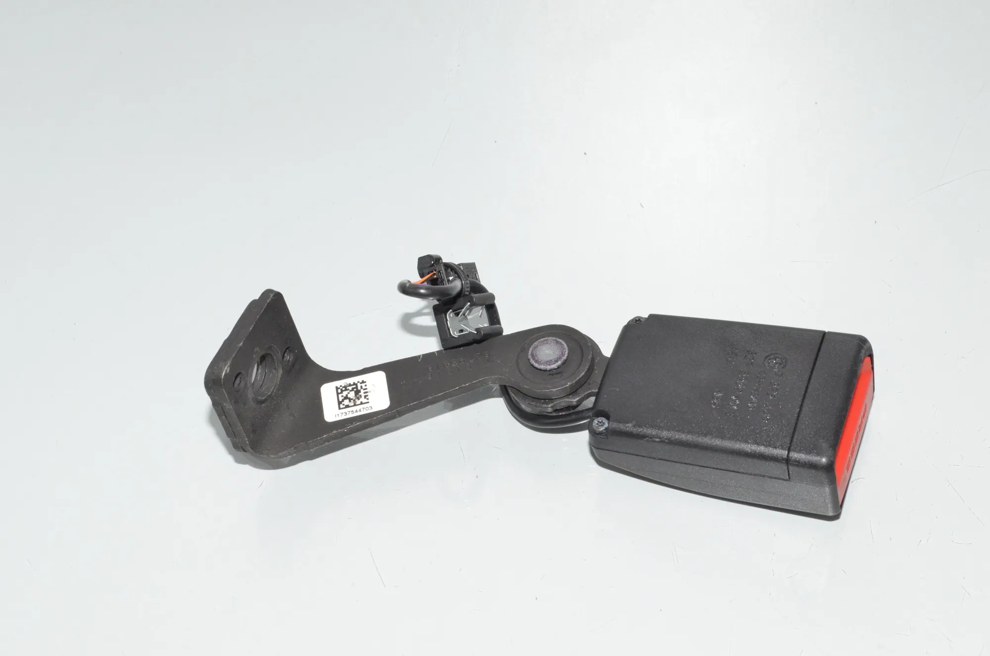 Rear Left Seat Buckle – OEM 7375447 · BMW 3 Touring (F31) 318 d 2016 – 2
