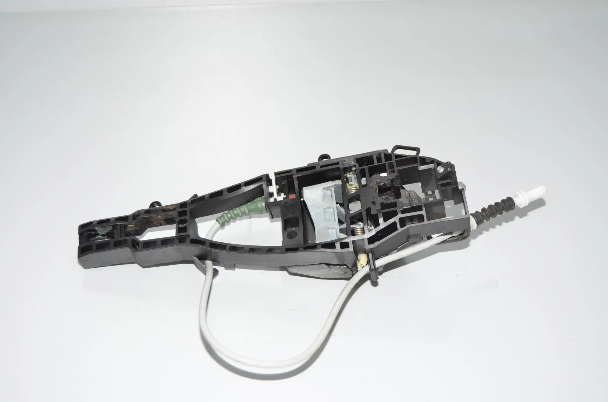 Rear Right Door Interior Handle Frame – OEM 7242568 · BMW 3 Touring (F31) 318 d 2016 – 2