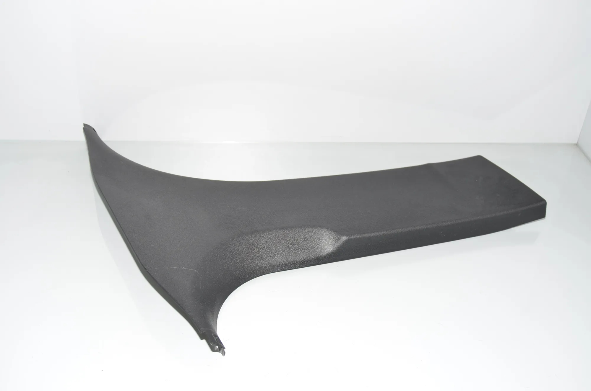 Right Side B Pillar Trim – OEM 7221002 · BMW 3 Touring (F31) 318 d 2016 – 2