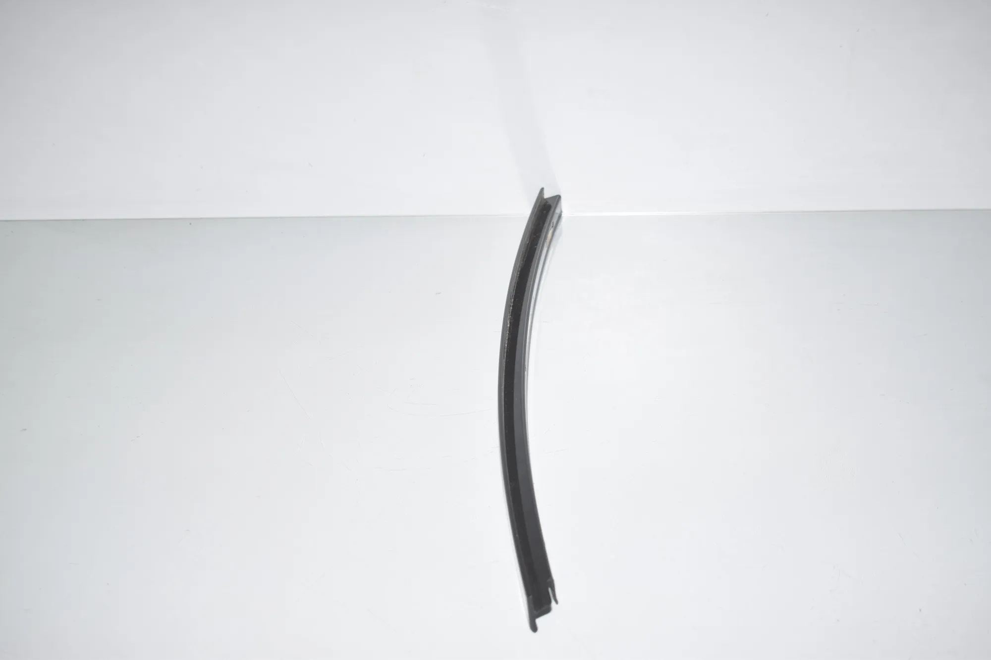 Rear Right Door Window Strip – OEM 7263382 · BMW 3 (F30, F80) 328 i xDrive 2012 – 3