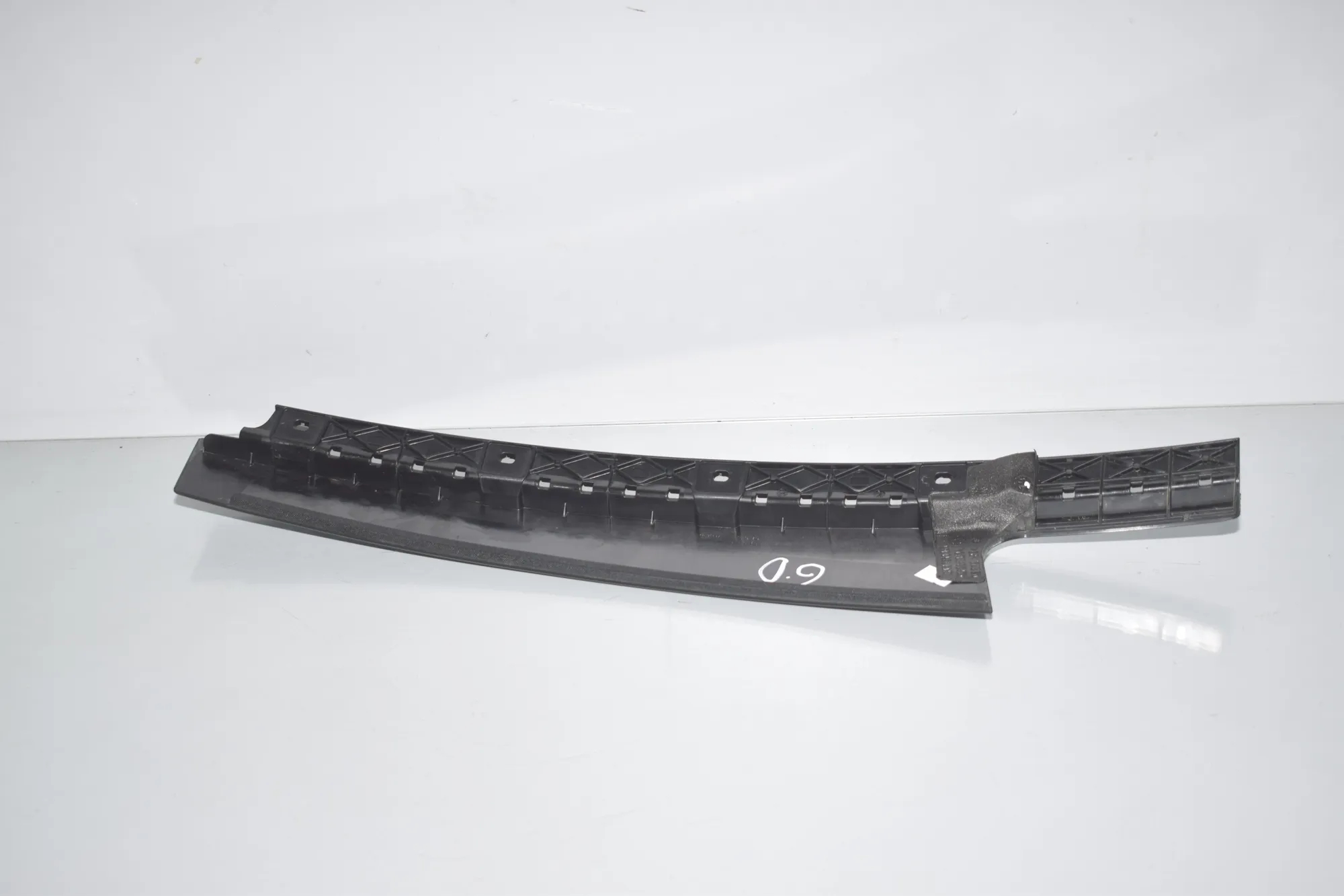Rear Right Door Vertical Trim – OEM 7258308 · BMW 3 (F30, F80) 328 i xDrive 2012 – 3