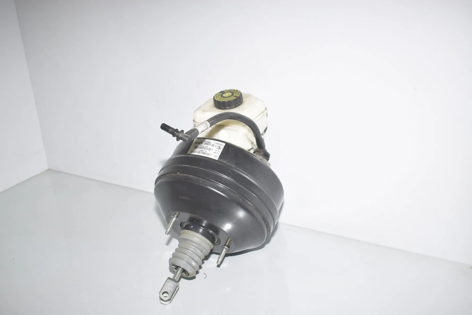 Brake Servo Booster – OEM 6798422 · BMW 3 (F30, F80) 328 i xDrive 2012 – 3