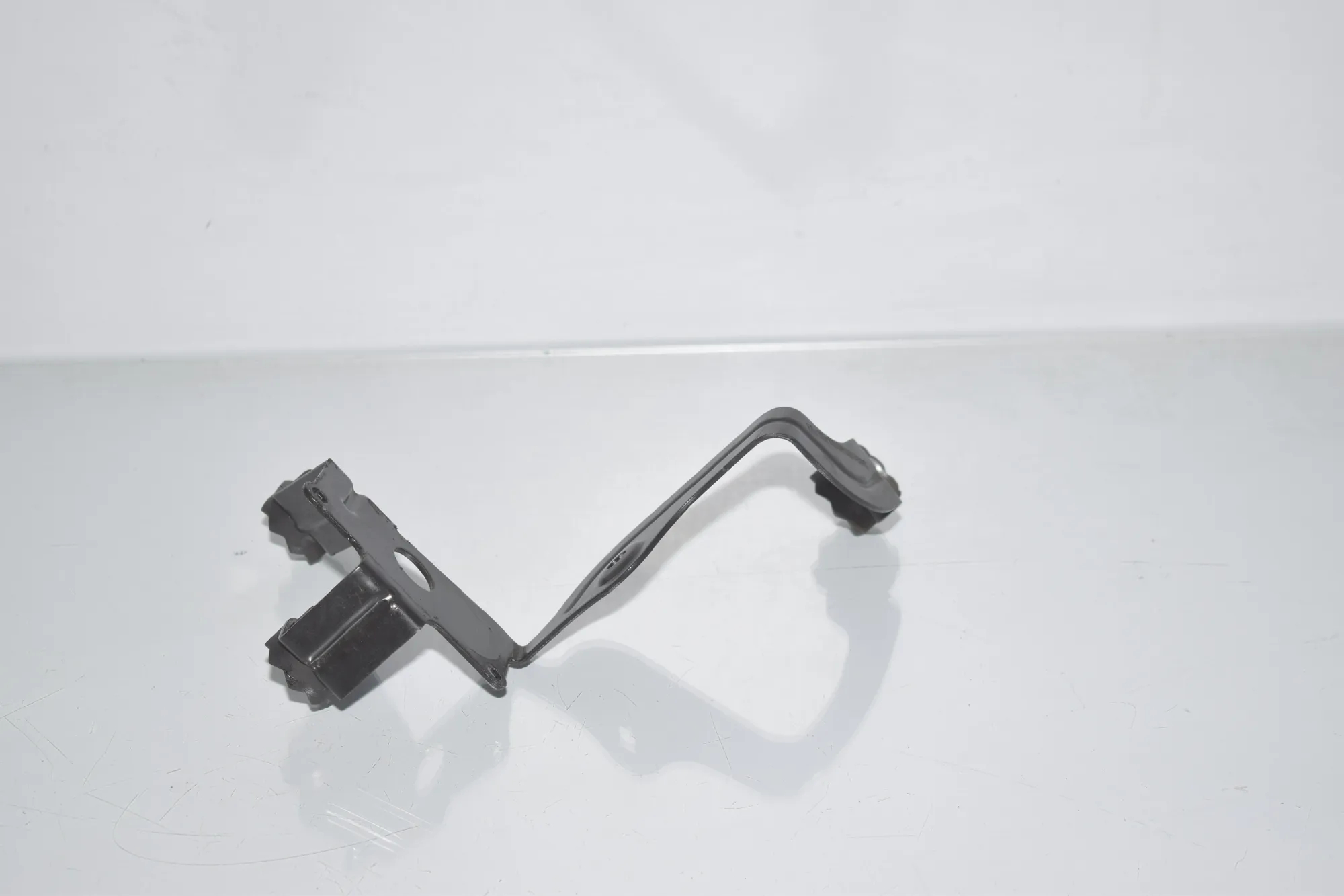 ABS Pump Holder – OEM 6791749 · BMW 3 (F30, F80) 328 i xDrive 2012 – 4