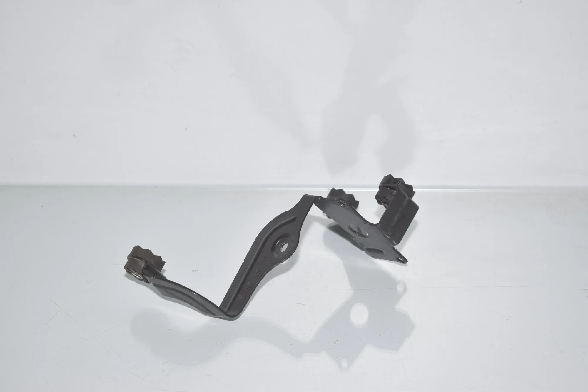 ABS Pump Holder – OEM 6791749 · BMW 3 (F30, F80) 328 i xDrive 2012 – 2