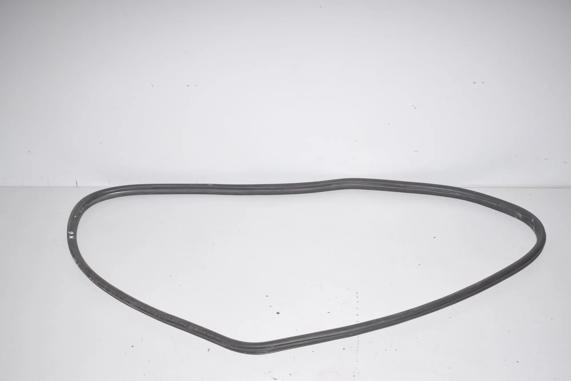 Rear Left Door Seal Rubber – OEM 7258311 · BMW 3 (F30, F80) 328 i xDrive 2012