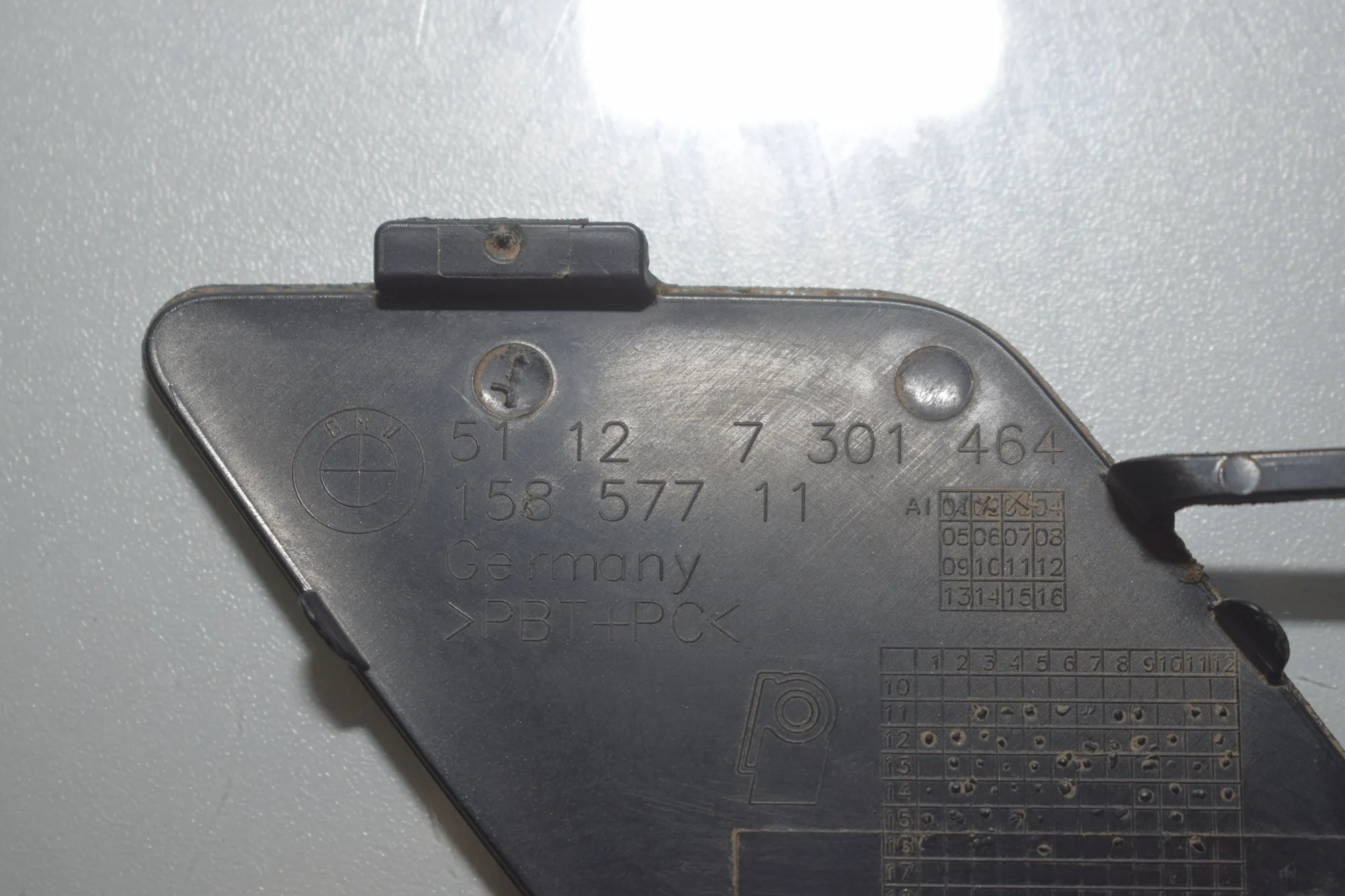 Rear Bumper Tow Eye Cover – OEM 7301464 · BMW 3 (F30, F80) 328 i xDrive 2012 – 6
