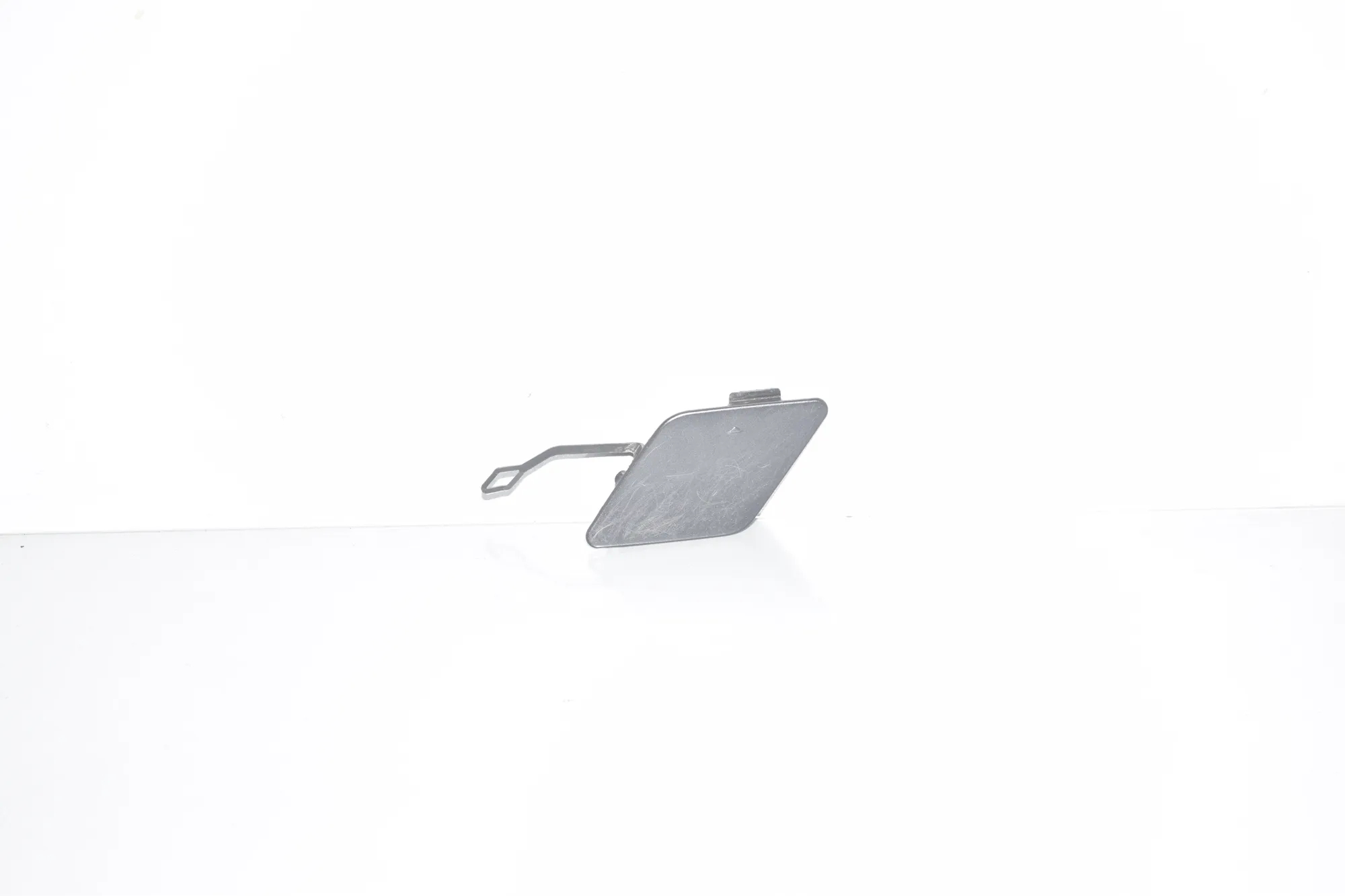 Rear Bumper Tow Eye Cover – OEM 7301464 · BMW 3 (F30, F80) 328 i xDrive 2012 – 4