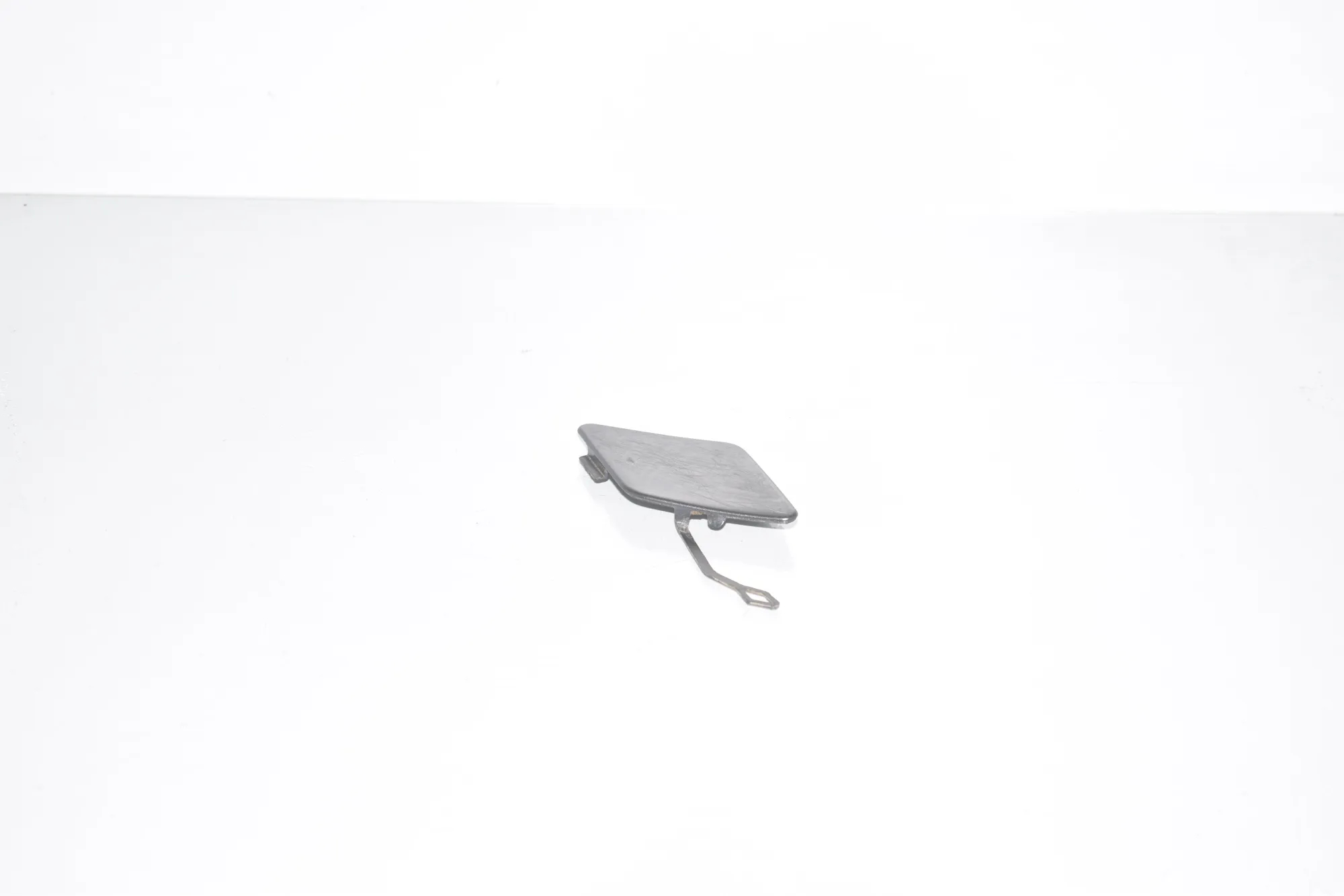 Rear Bumper Tow Eye Cover – OEM 7301464 · BMW 3 (F30, F80) 328 i xDrive 2012