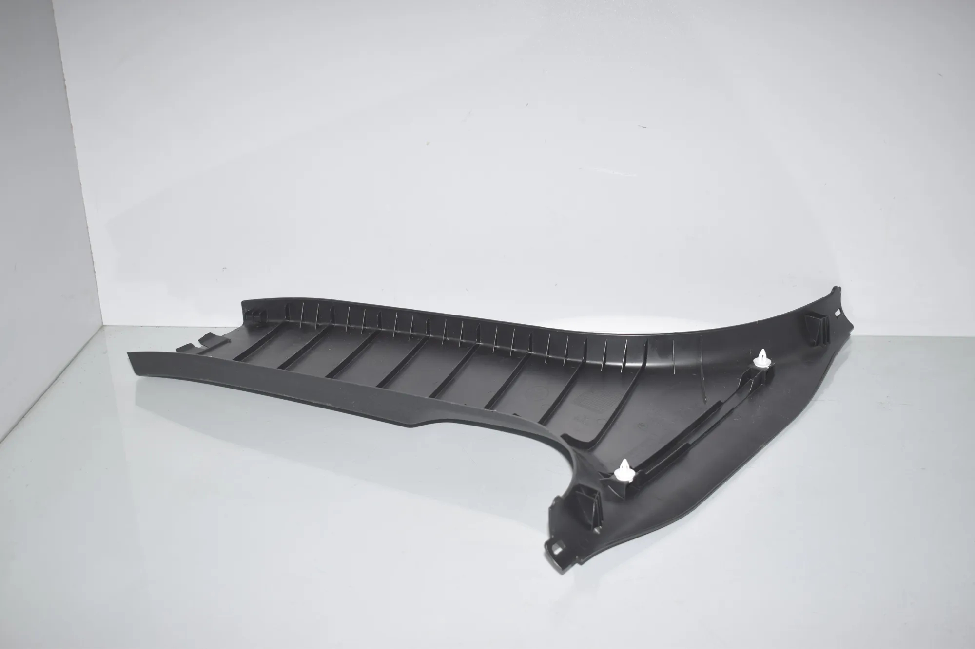 Right Side B Pillar Trim – OEM 7221002 · BMW 3 (F30, F80) 328 i xDrive 2012 – 3