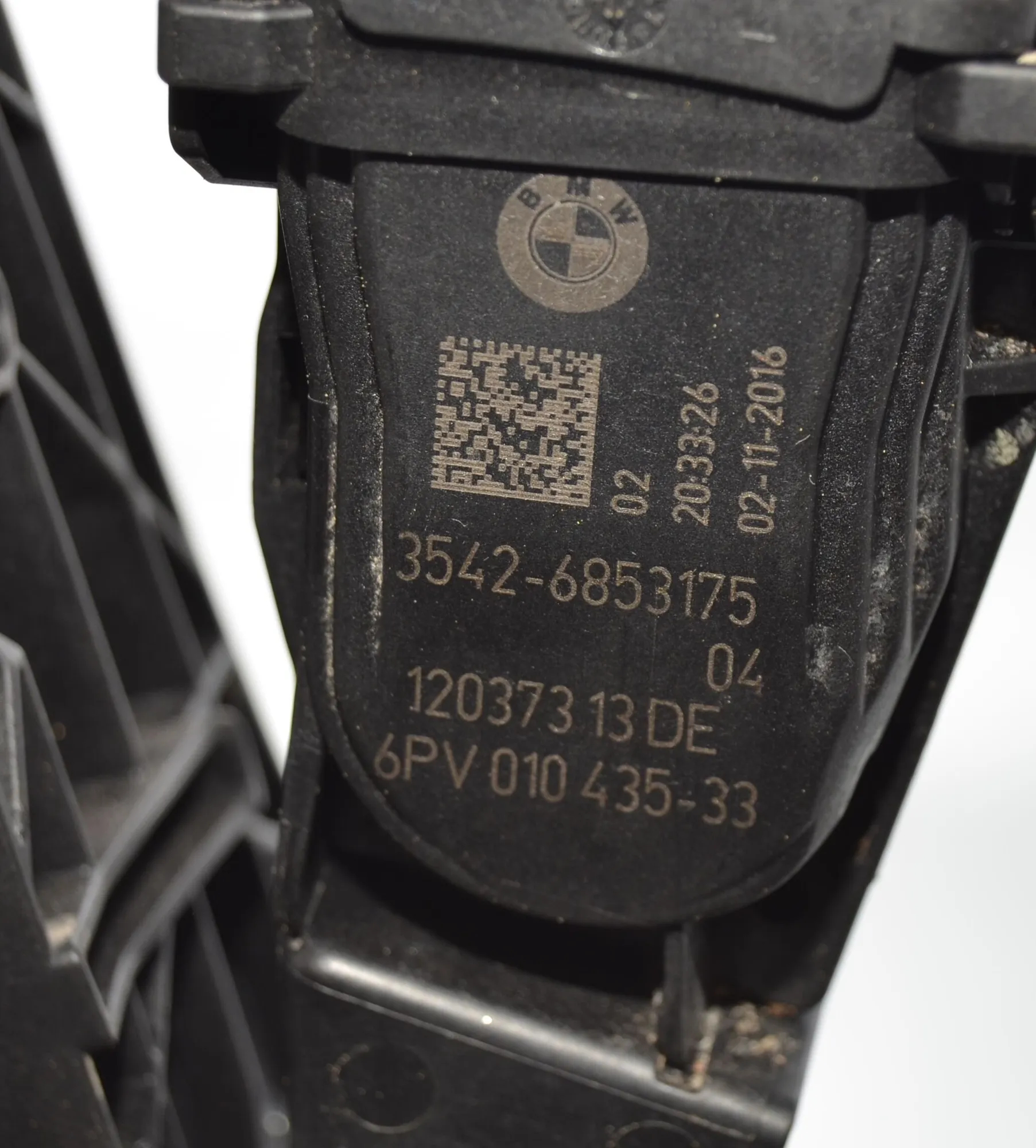 Throttle Pedal – OEM 6853175 · BMW 3 Touring (F31) 318 d 2016 – 5