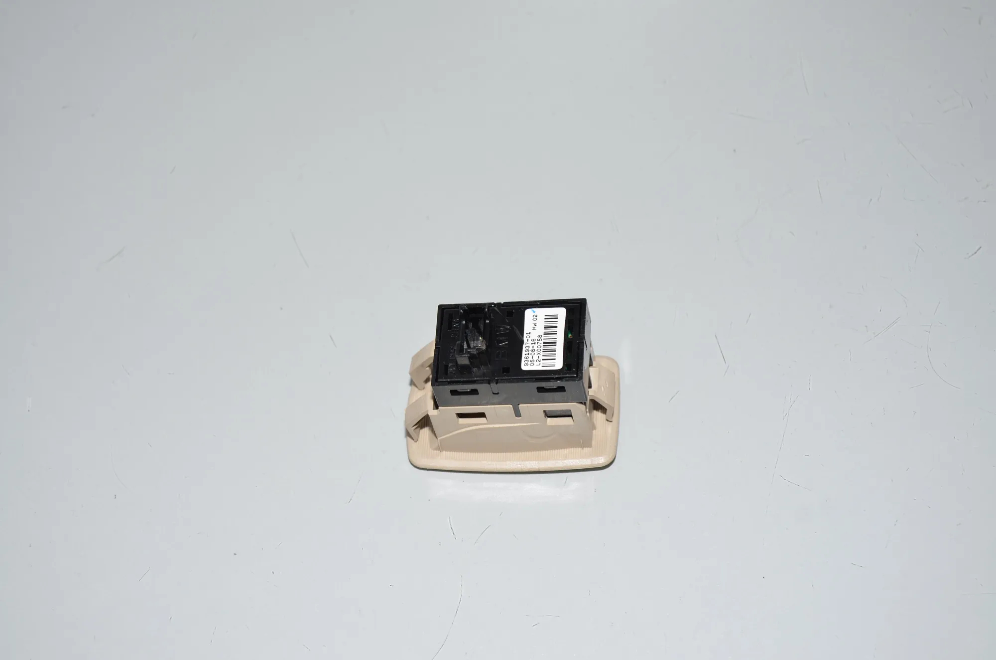 Rear Left Door Window Switch – OEM 9361937 · BMW 3 Touring (F31) 318 d 2016 – 3