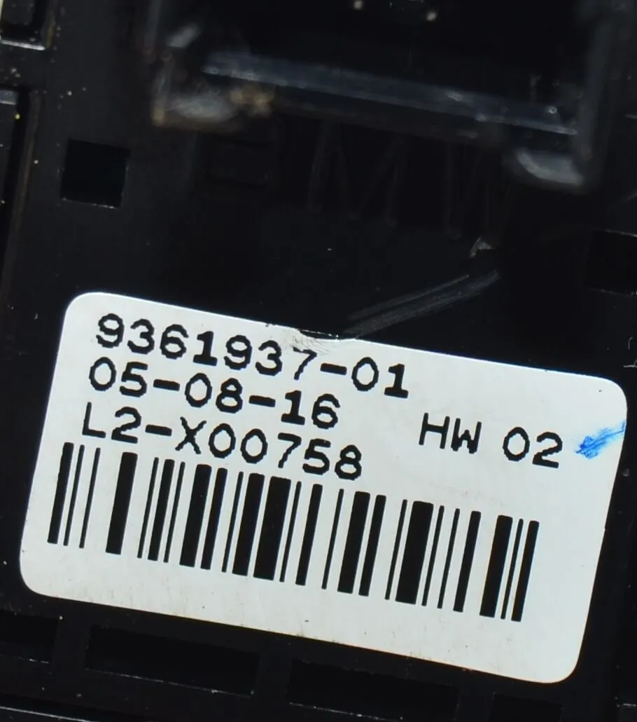 Rear Left Door Window Switch – OEM 9361937 · BMW 3 Touring (F31) 318 d 2016 – 5