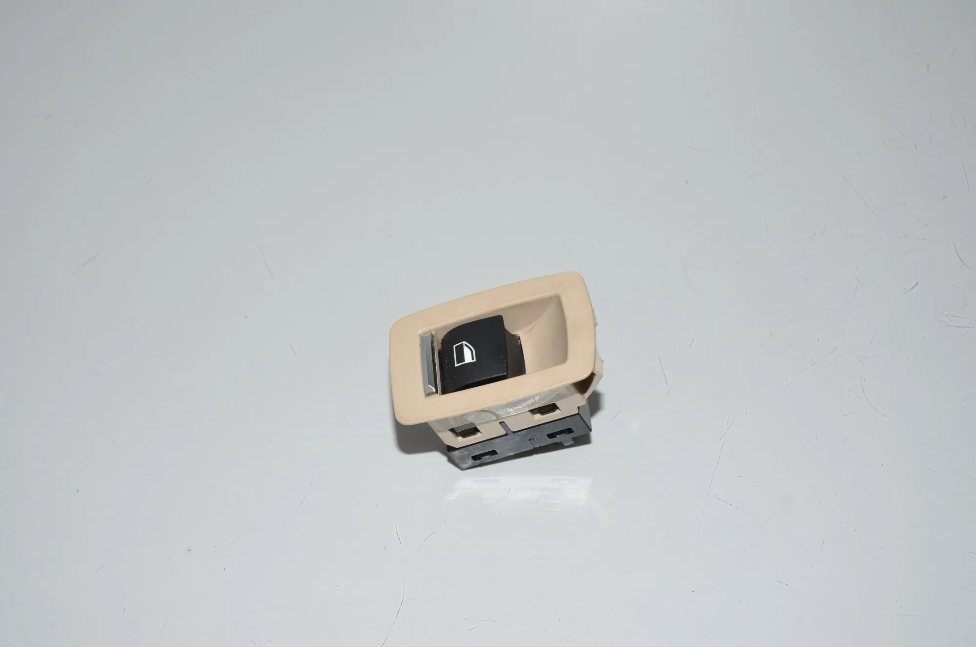 Rear Left Door Window Switch – OEM 9361937 · BMW 3 Touring (F31) 318 d 2016 – 2