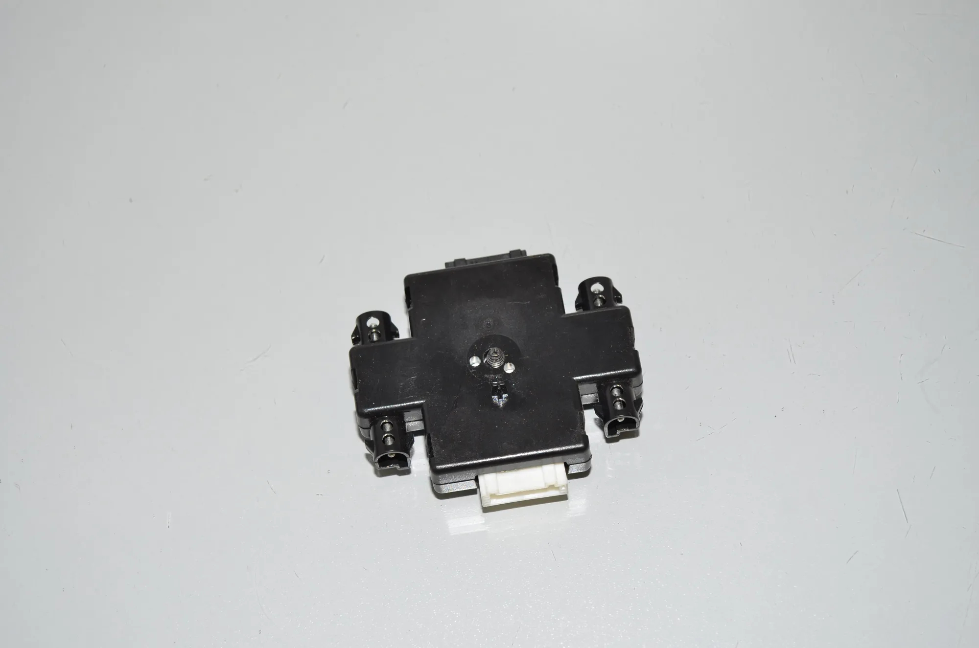 Antenna – OEM 9229043 · BMW 3 Touring (F31) 318 d 2016 – 4