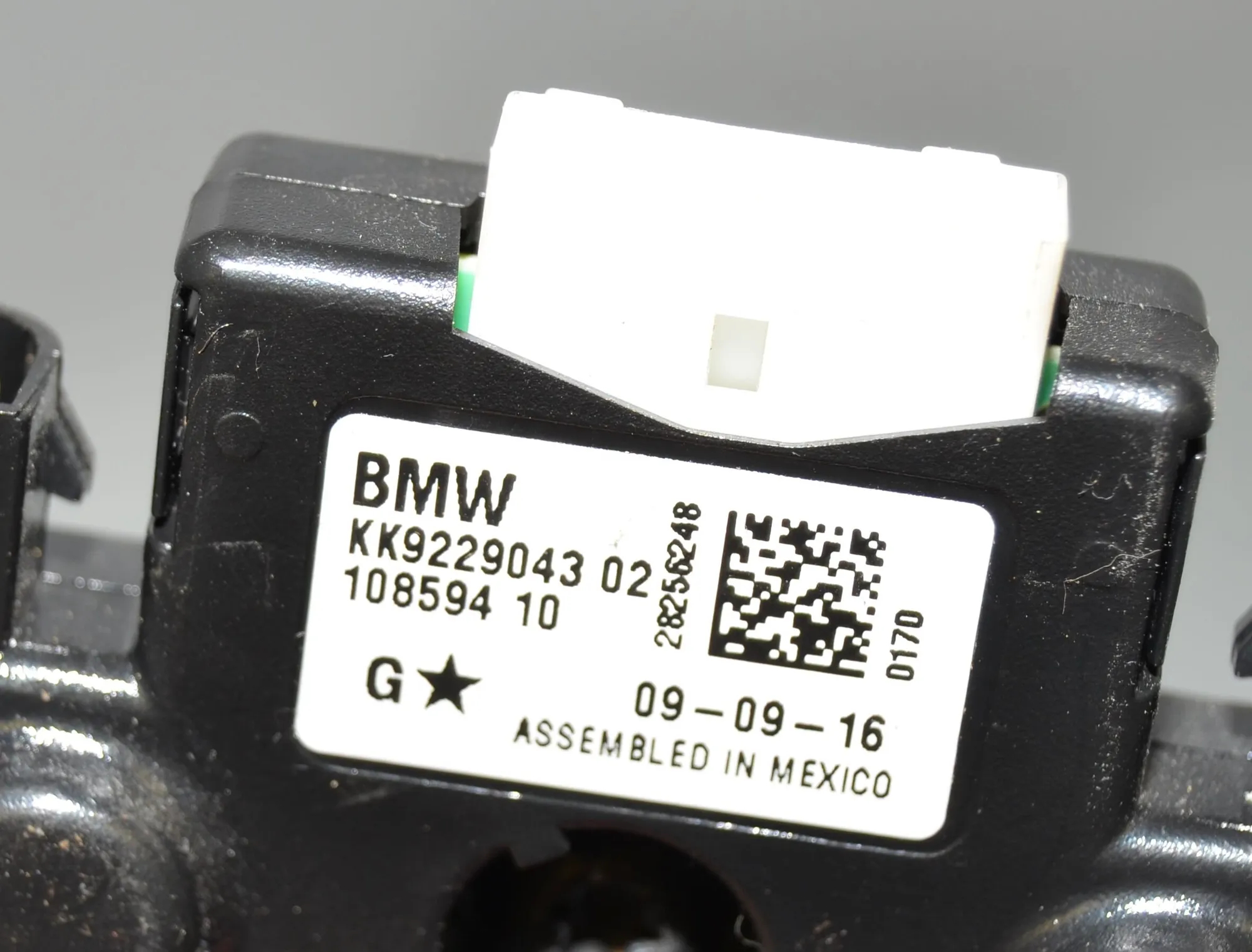 Antenna – OEM 9229043 · BMW 3 Touring (F31) 318 d 2016 – 7