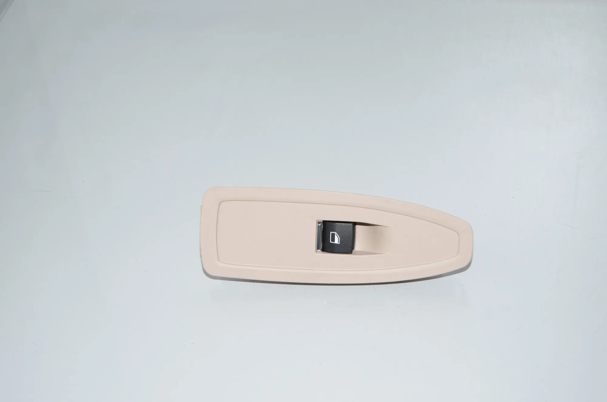 Front Right Door Window Switch – OEM 9208107 · BMW 3 Touring (F31) 318 d 2016