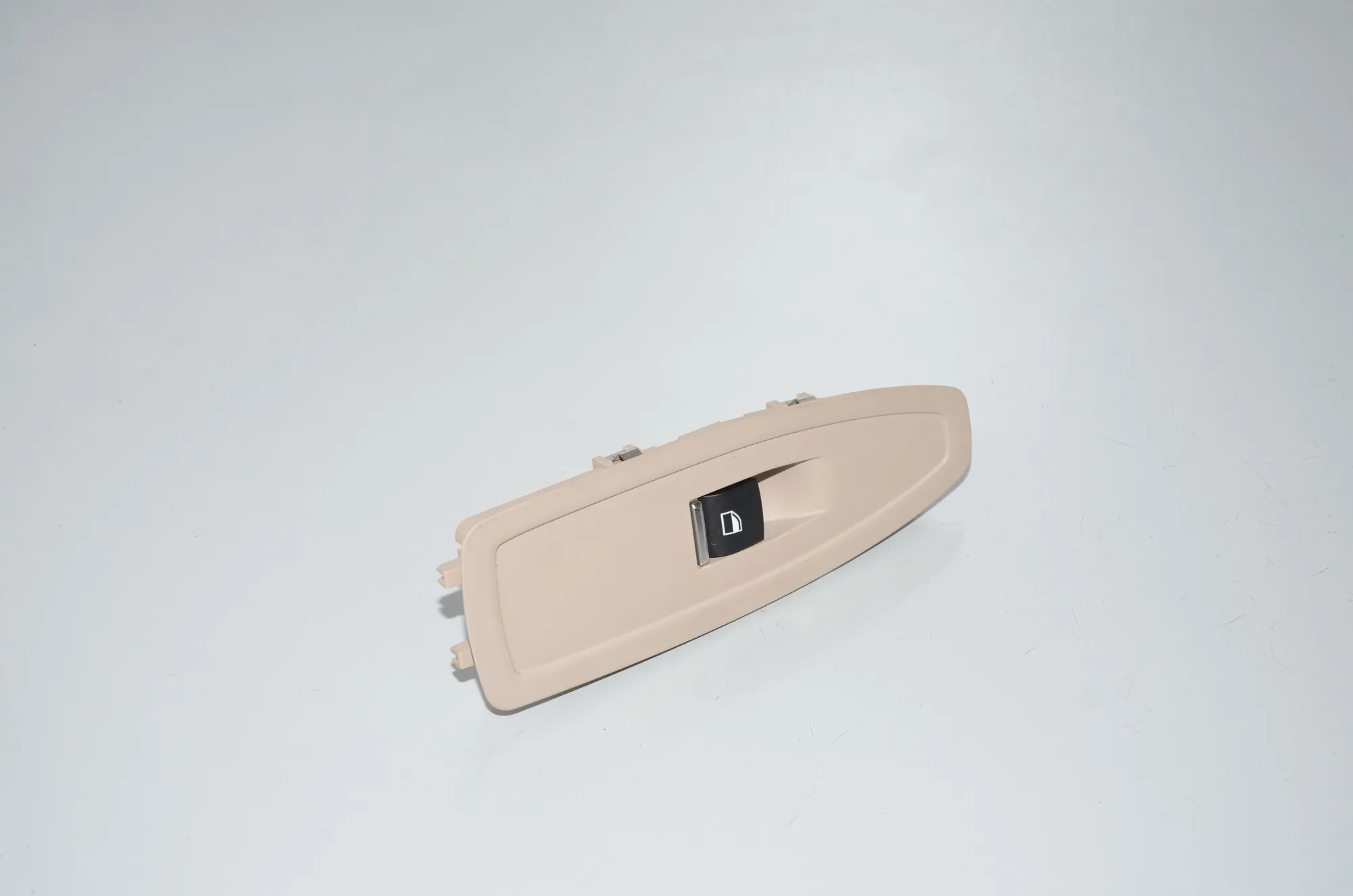 Front Right Door Window Switch – OEM 9208107 · BMW 3 Touring (F31) 318 d 2016 – 2