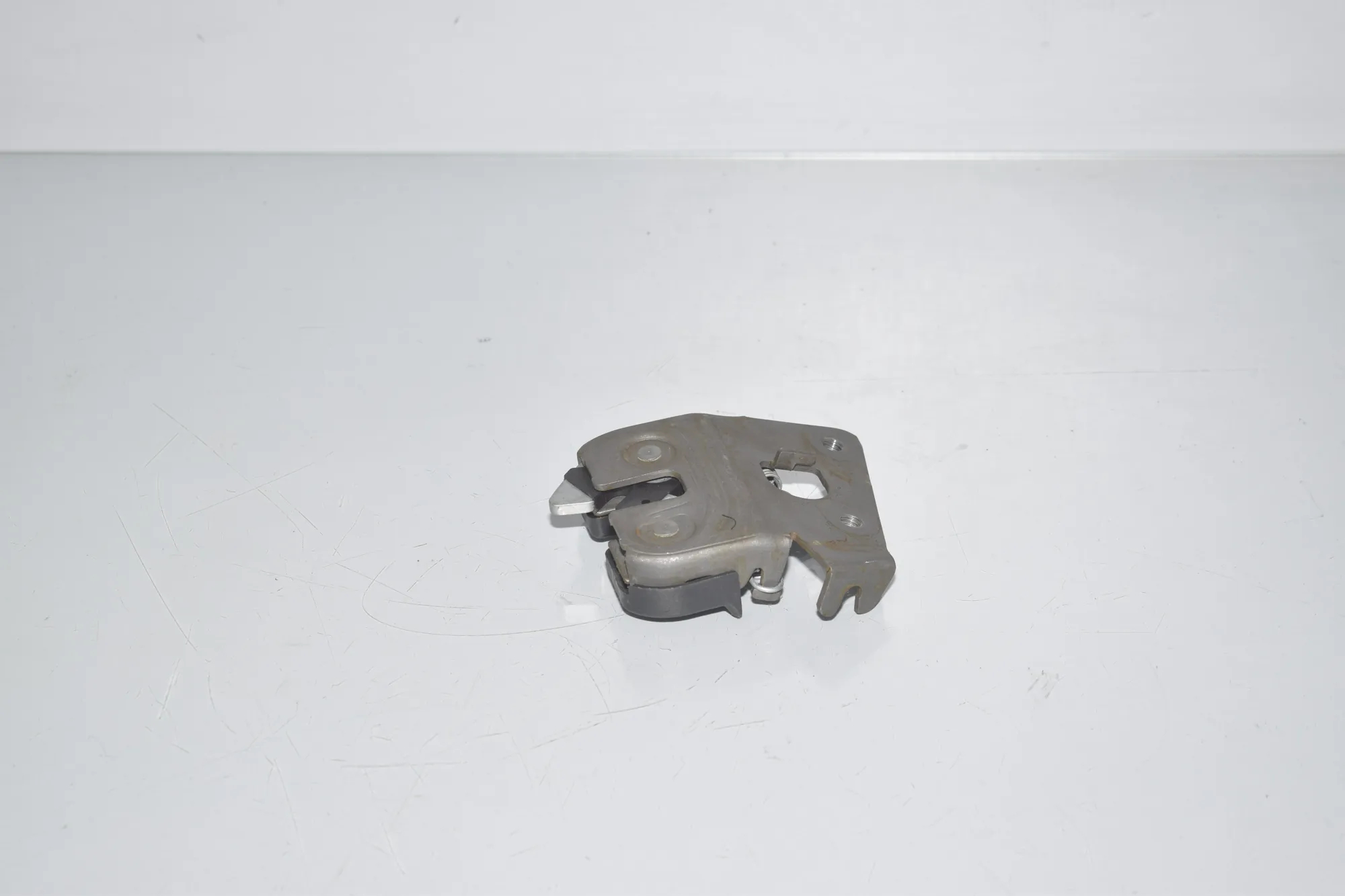 Rear Seat Backrest Lock – OEM 7112864 · BMW 3 (F30, F80) 328 i xDrive 2012