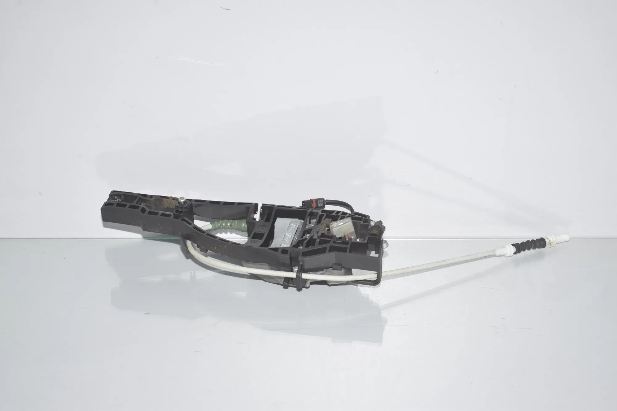 Rear Right Door Interior Handle Frame – OEM 7332268 · BMW 3 (F30, F80) 328 i xDrive 2012 – 3