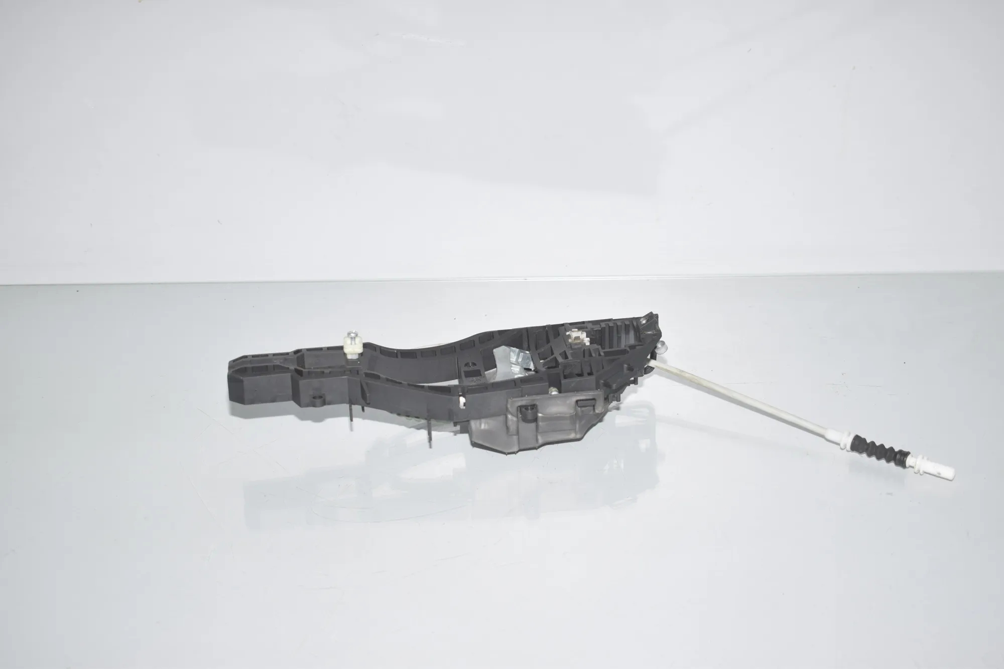Rear Left Door Interior Handle Frame – OEM 7332267 · BMW 3 (F30, F80) 328 i xDrive 2012 – 3