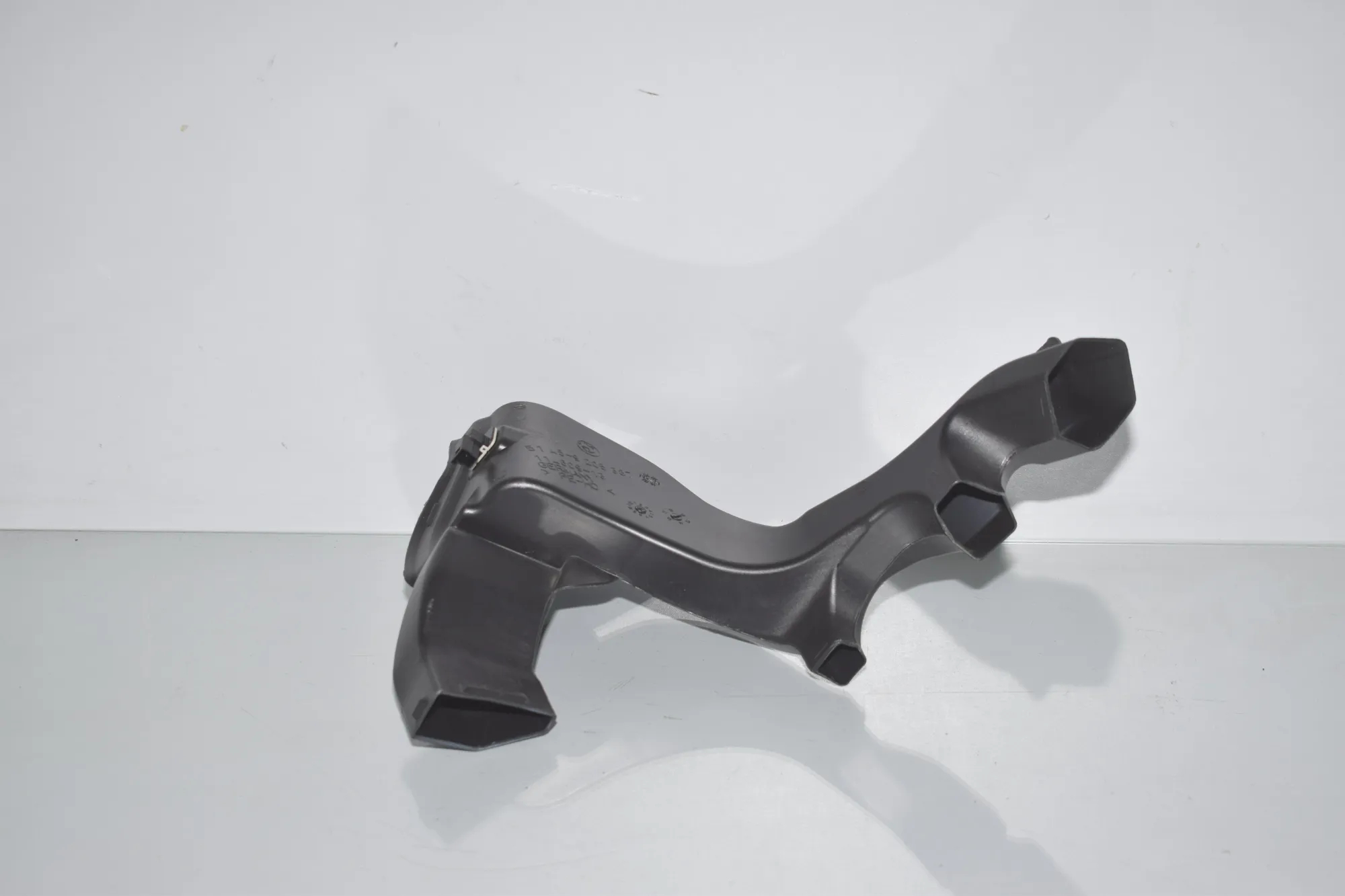 Air Intake Tube – OEM 9205387 · BMW 3 (F30, F80) 328 i xDrive 2012