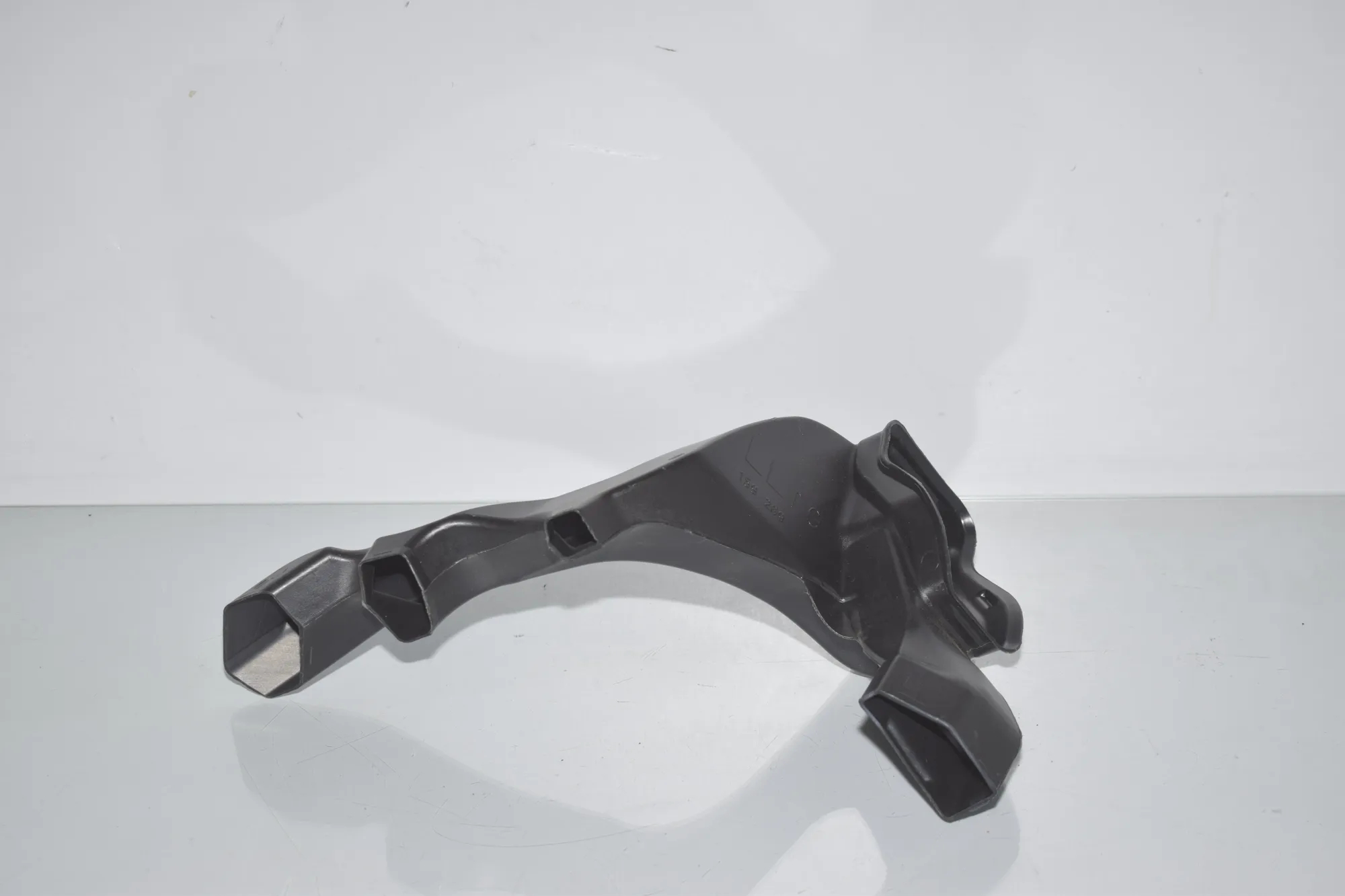 Air Intake Tube – OEM 9205387 · BMW 3 (F30, F80) 328 i xDrive 2012 – 5