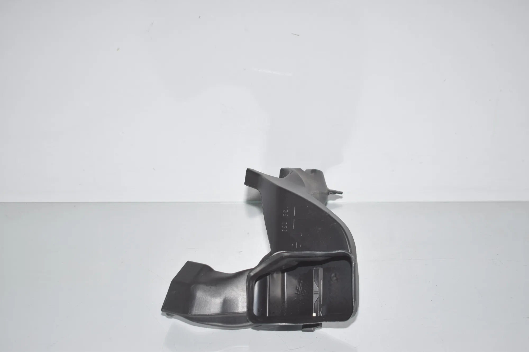 Air Intake Tube – OEM 9205387 · BMW 3 (F30, F80) 328 i xDrive 2012 – 4