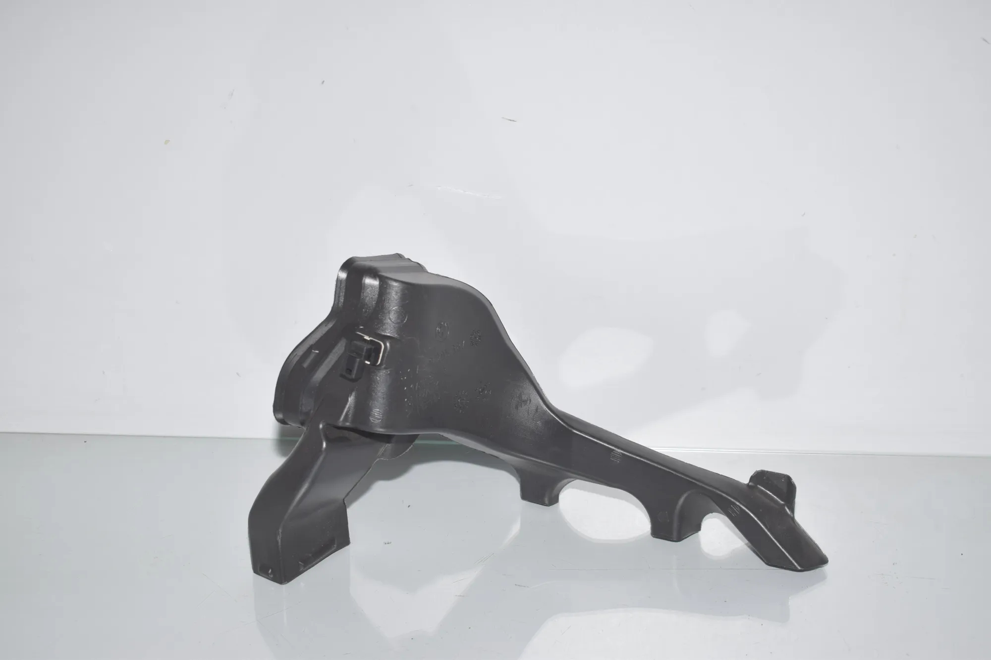 Air Intake Tube – OEM 9205387 · BMW 3 (F30, F80) 328 i xDrive 2012 – 2